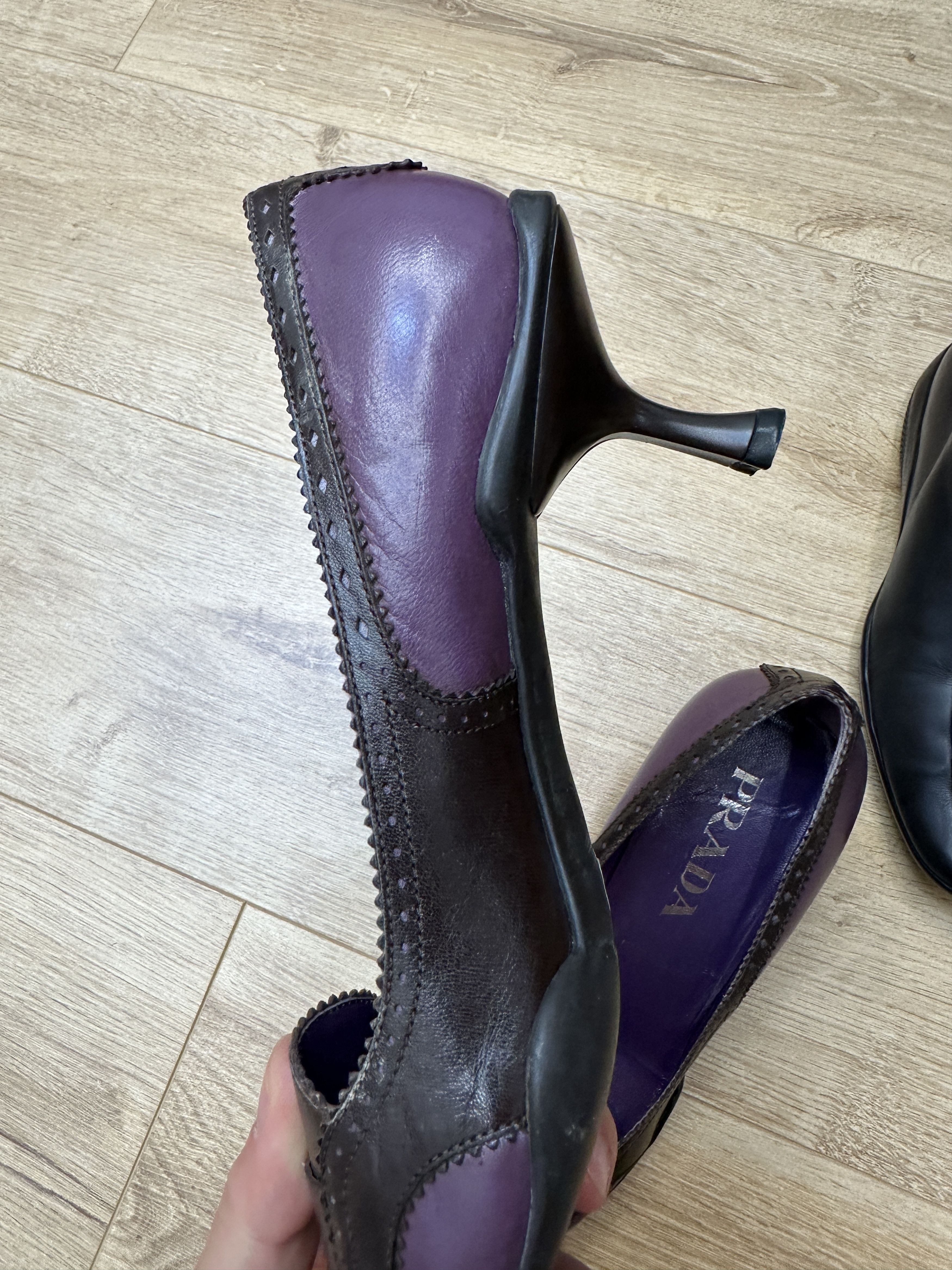 Prada Prada Two Tone Leather Heel Pumps Pointed Toe EU 39 8.5 Size US 8.5 / IT 38.5 - 13 Thumbnail