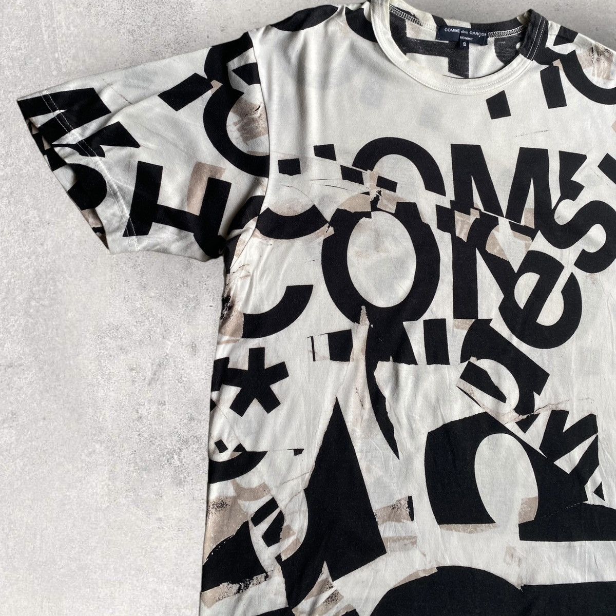 Comme des Garcons Logo Collage OVP T Shirt Size US S / EU 44-46 / 1 - 4 Thumbnail