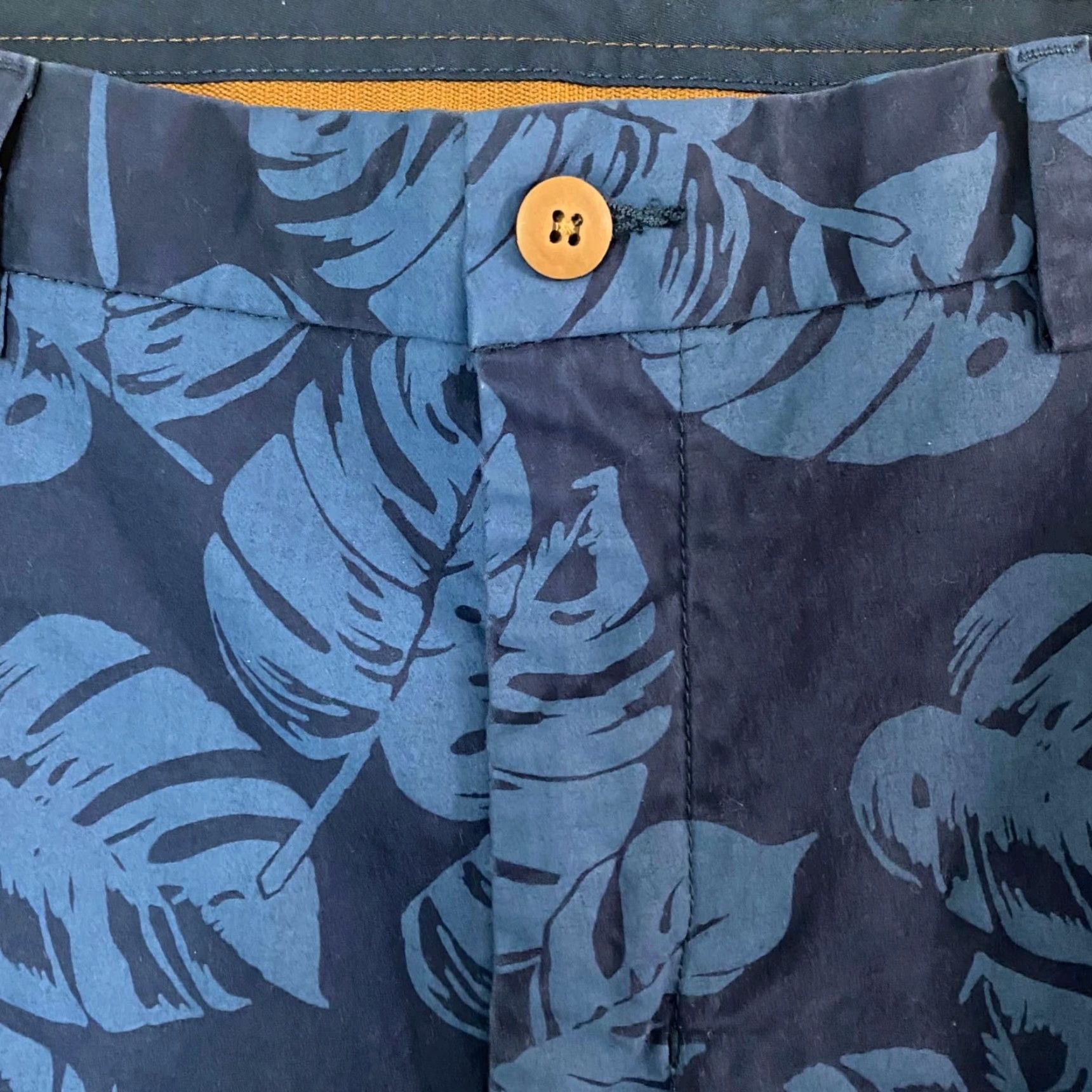 Tommy Bahama VINTAGE Tommy Bahama Shorts Puerto Real Fronds Blue Tropical Leaf Print Mens 38 Size US 38 / EU 54 - 5 Thumbnail