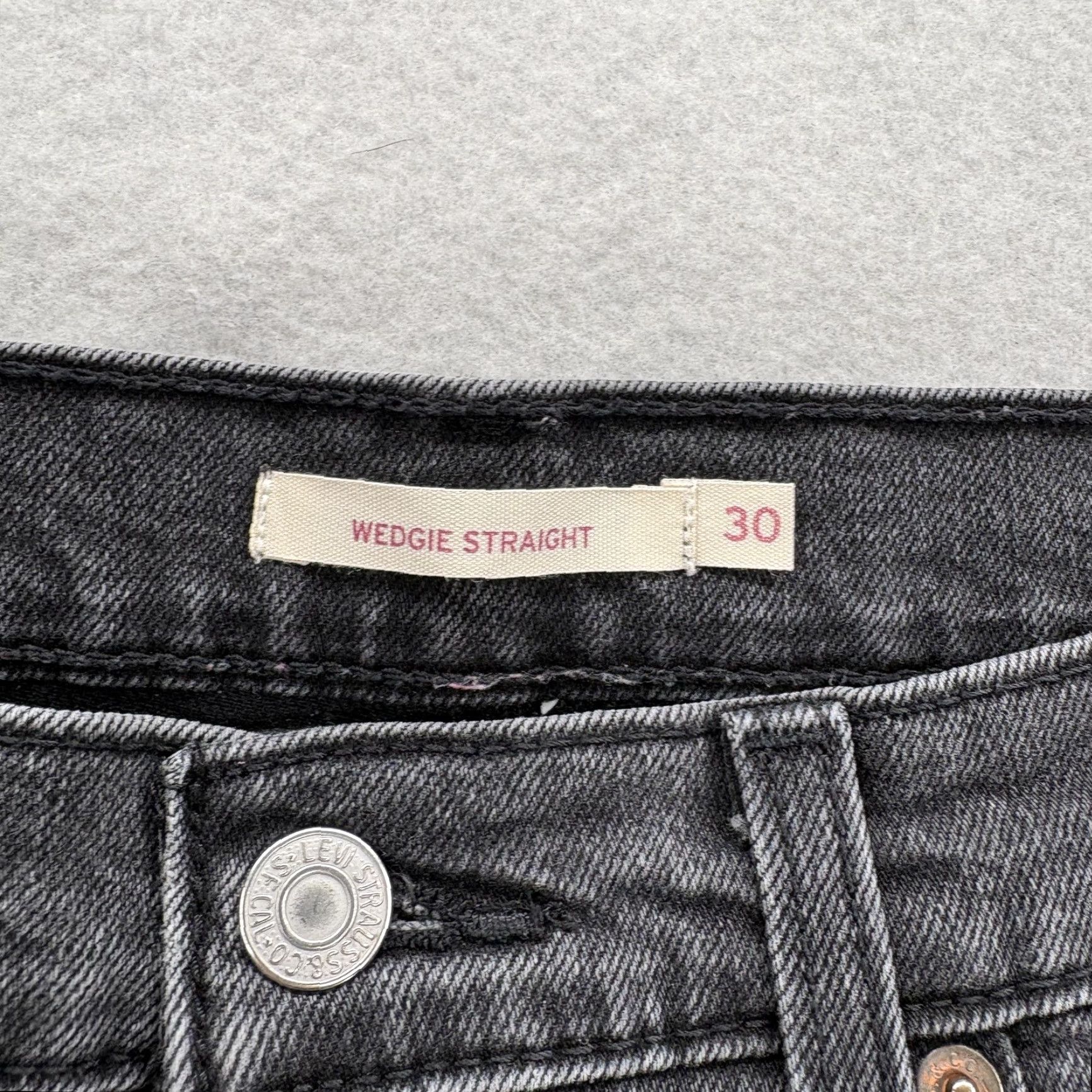 Levi's Levi's Wedgie Straight Jeans Womens 30 Gray Charcoal Wash High Rise Distressed Jeans Size 30" / US 8 / IT 44 - 5 Thumbnail