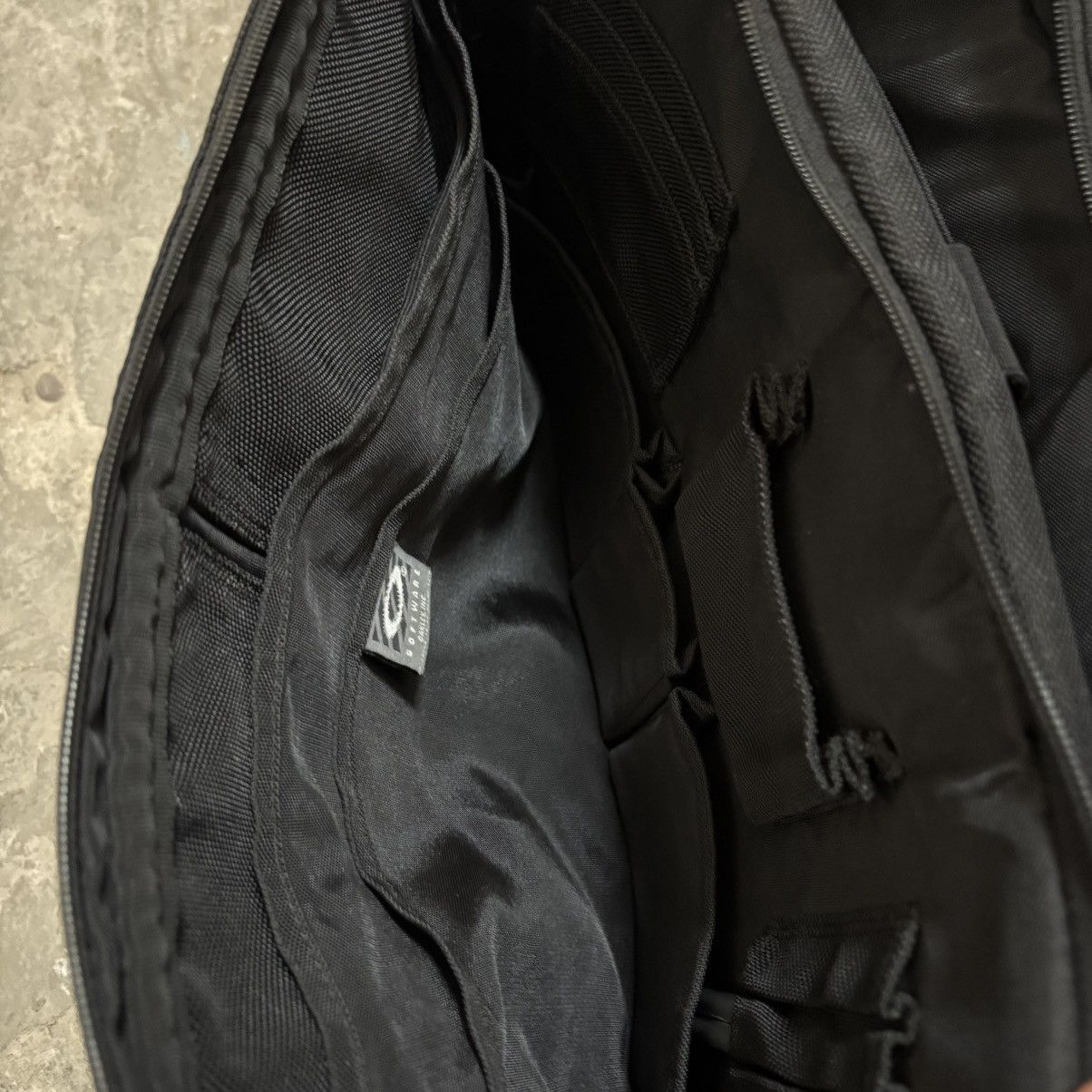 Oakley Vintage Oakley Software Messenger Bag Size ONE SIZE - 8 Thumbnail