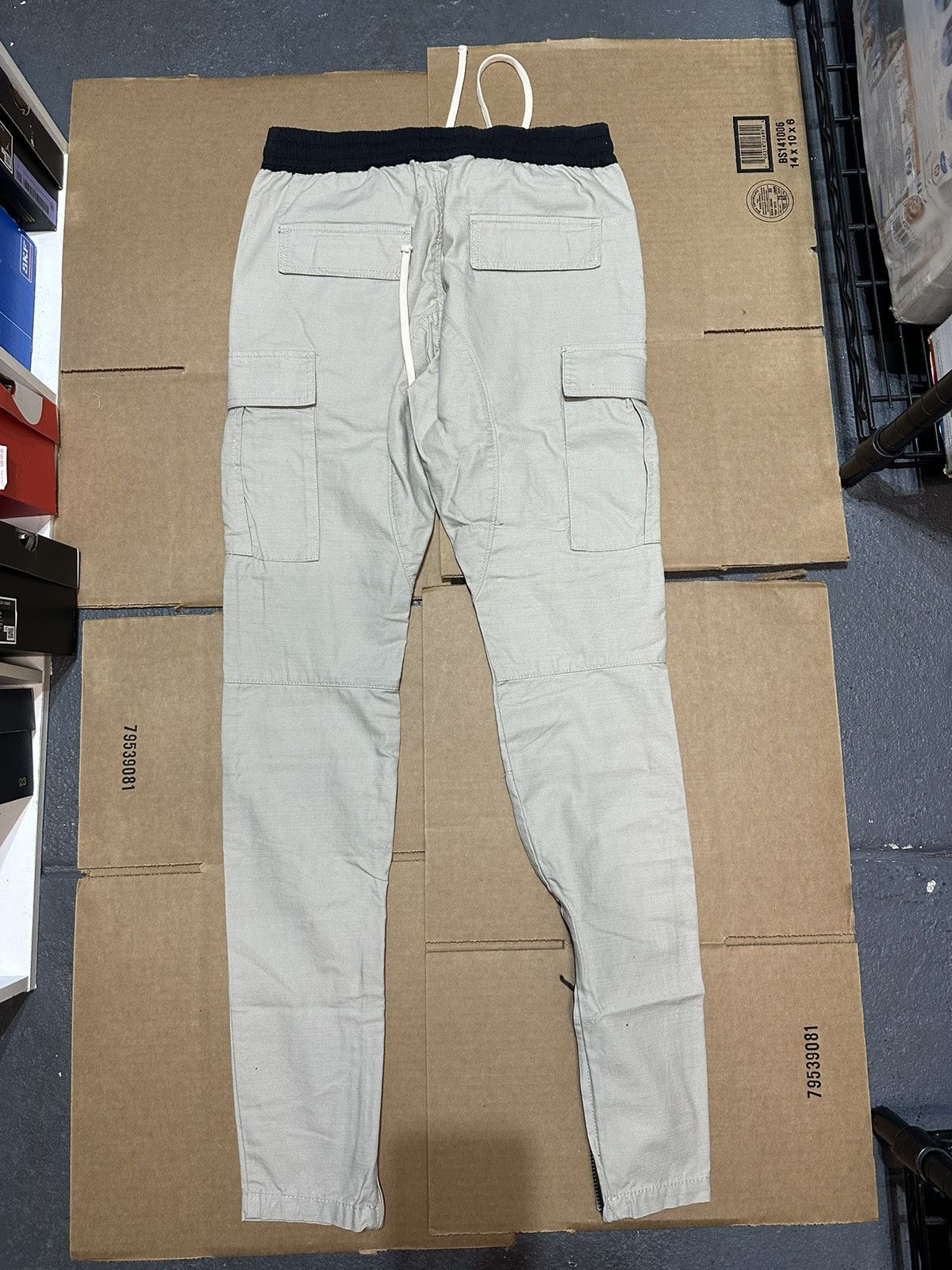 Fear of God FOG Essentials Drawstring Cargo Pants Khaki Fear Of God Size US 29 - 7 Thumbnail