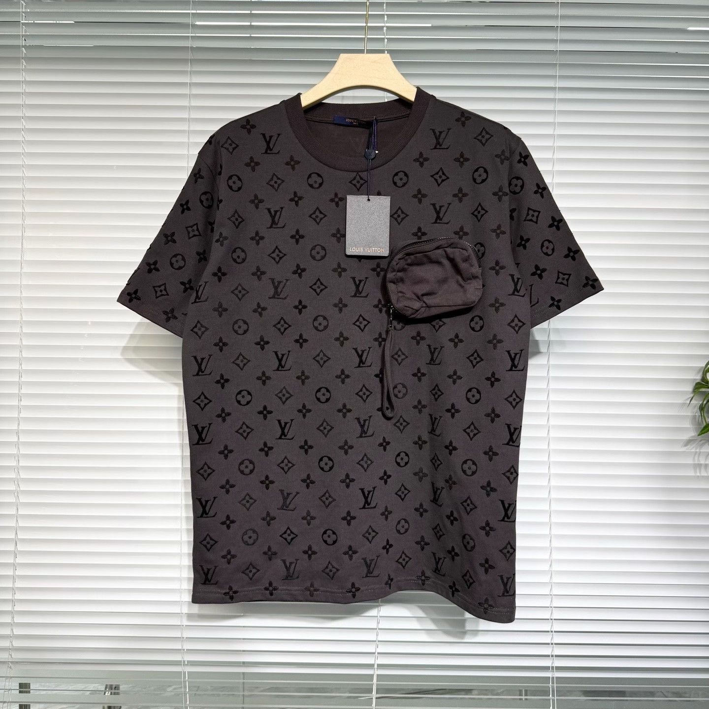 Louis Vuitton LV Flocked Monogram T-shirt L Size US L / EU 52-54 / 3 - 1 Thumbnail