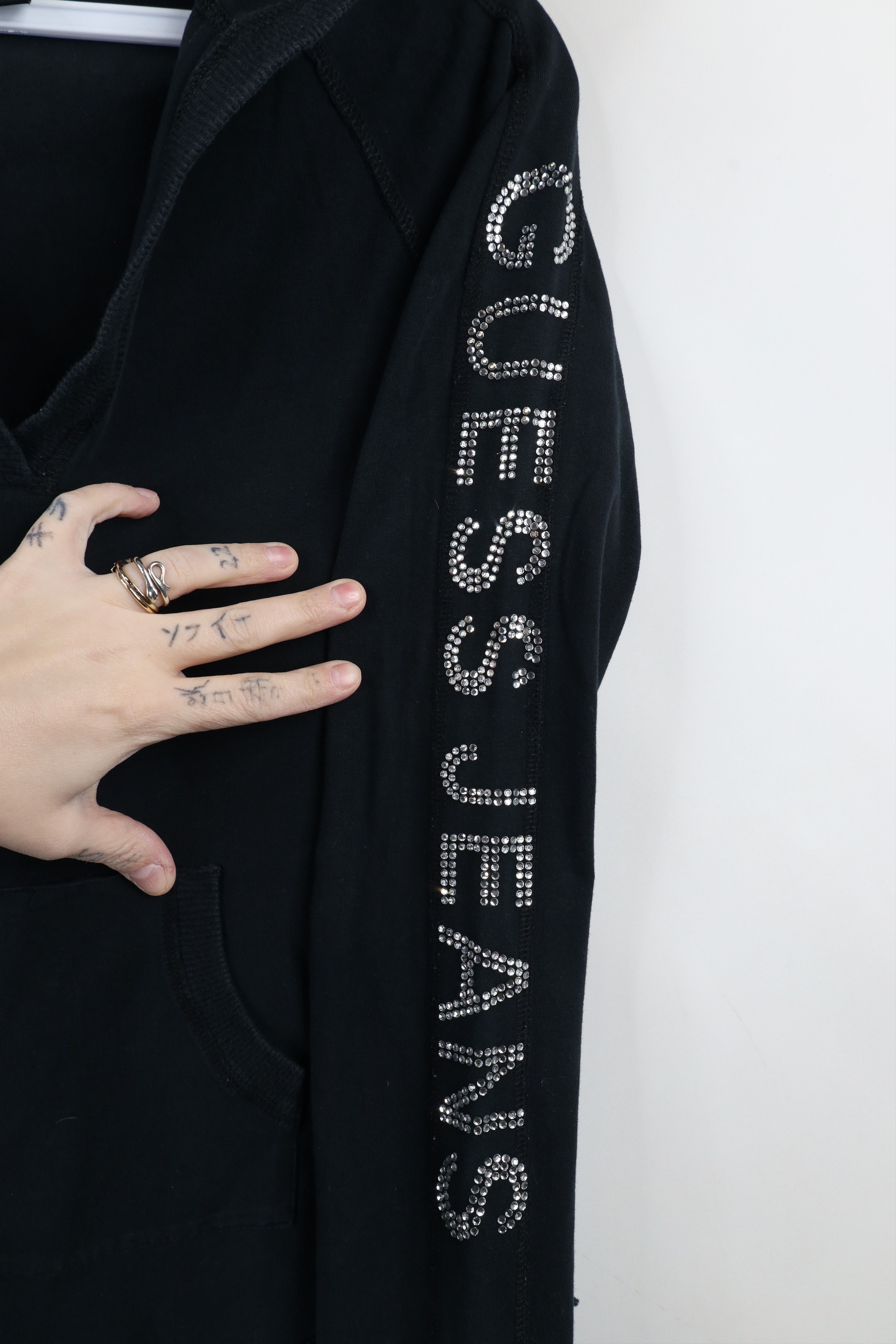 Guess × Vintage Vintage 90s Y2K Guess Cropped Babydoll Sequin Hoodie Size M / US 6-8 / IT 42-44 - 4 Thumbnail