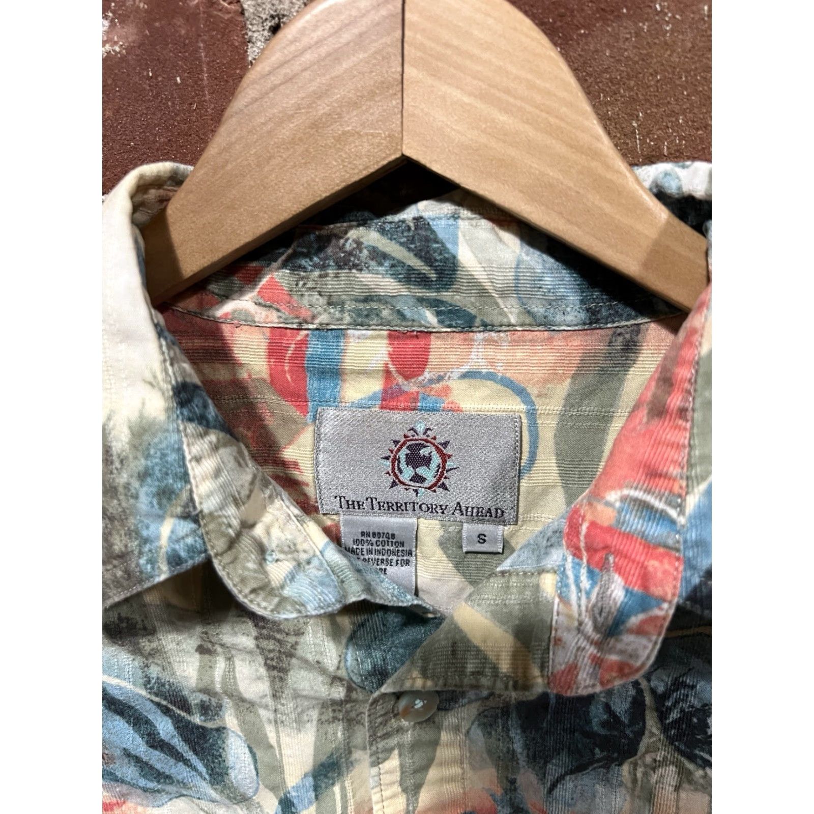 The Territory Ahead Territory Ahead Men’s Short Sleeve Button-Up Shirt Multicolor Floral Pattern S Small Womens Mens Boys Girls Size US S / EU 44-46 / 1 - 3 Thumbnail