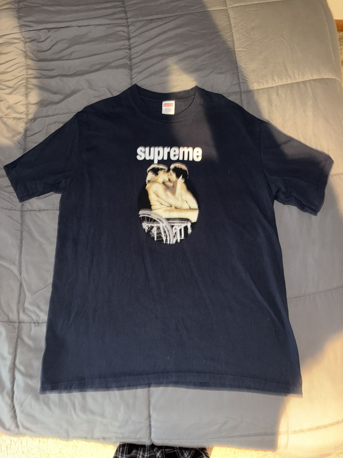 Supreme Supreme Kiss Tee Size US L / EU 52-54 / 3 - 1 Thumbnail
