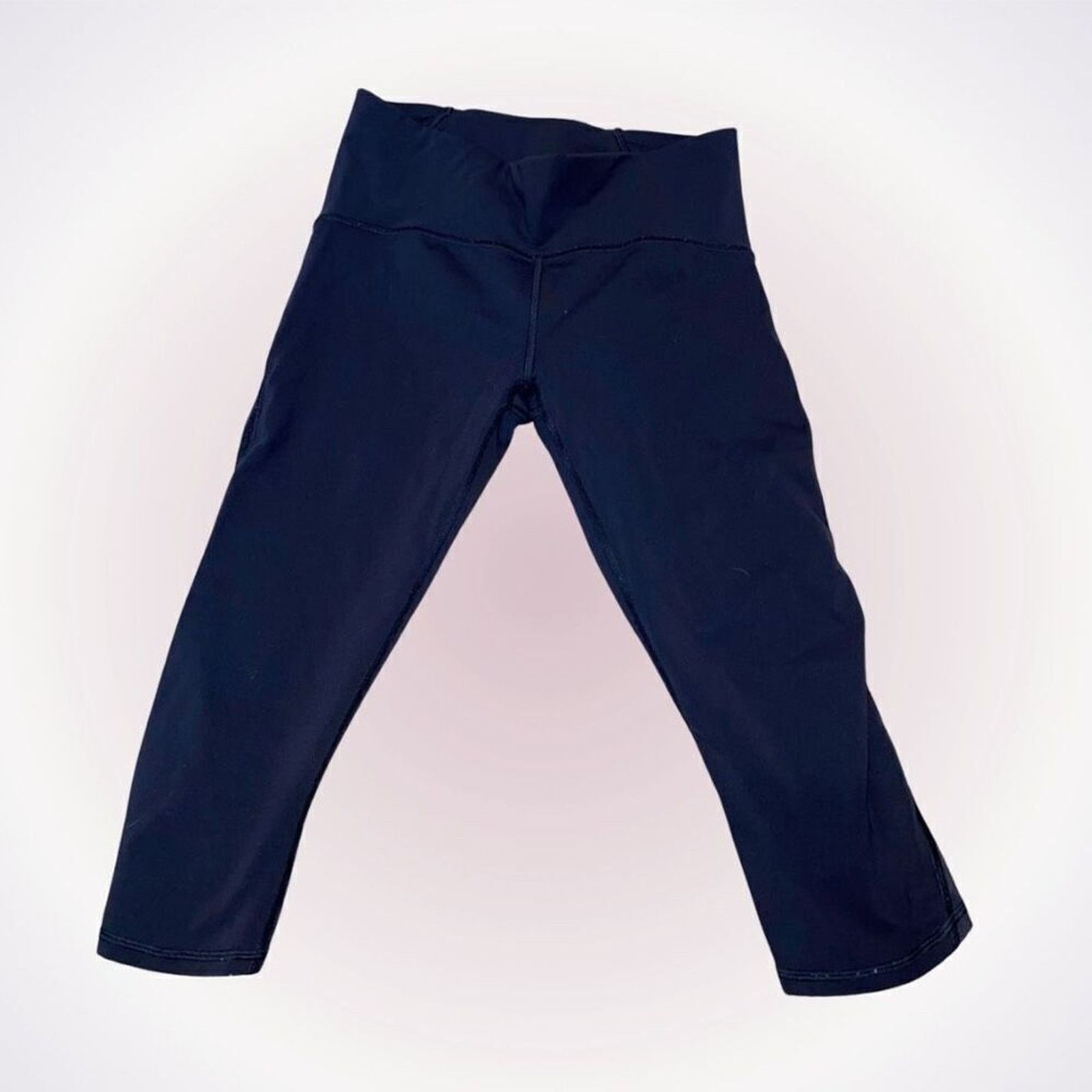Lululemon Lululemon Black Cropped Leggings | Size 8 Size 27" / US 4 / IT 40 - 1 Thumbnail
