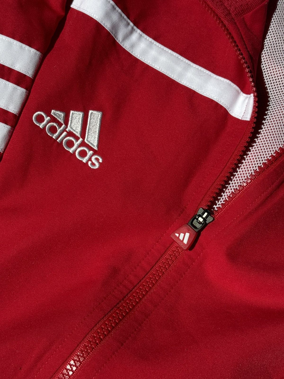 Adidas × Vintage Adidas Suisse vintage red jacket 00’ Size US M / EU 48-50 / 2 - 8 Thumbnail