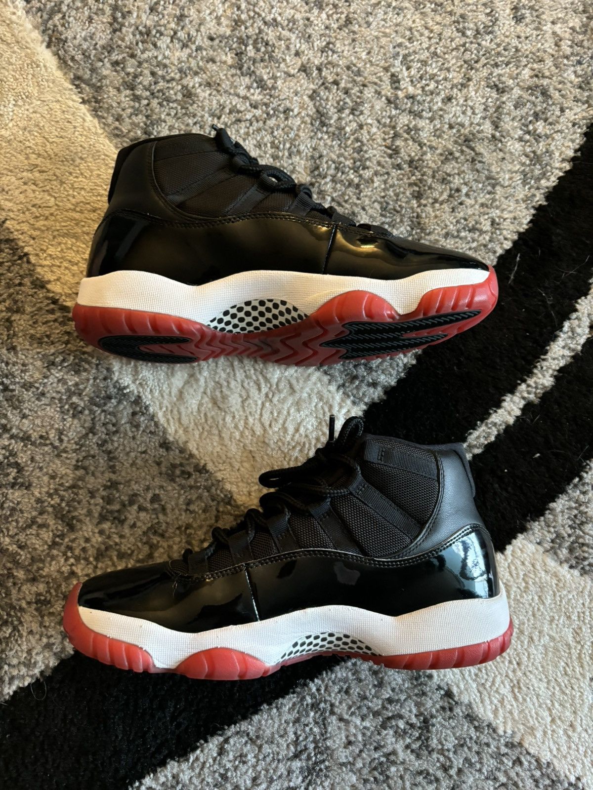 Jordan Brand Air Jordan 11 Breds Size US 9.5 / EU 42-43 - 2 Thumbnail