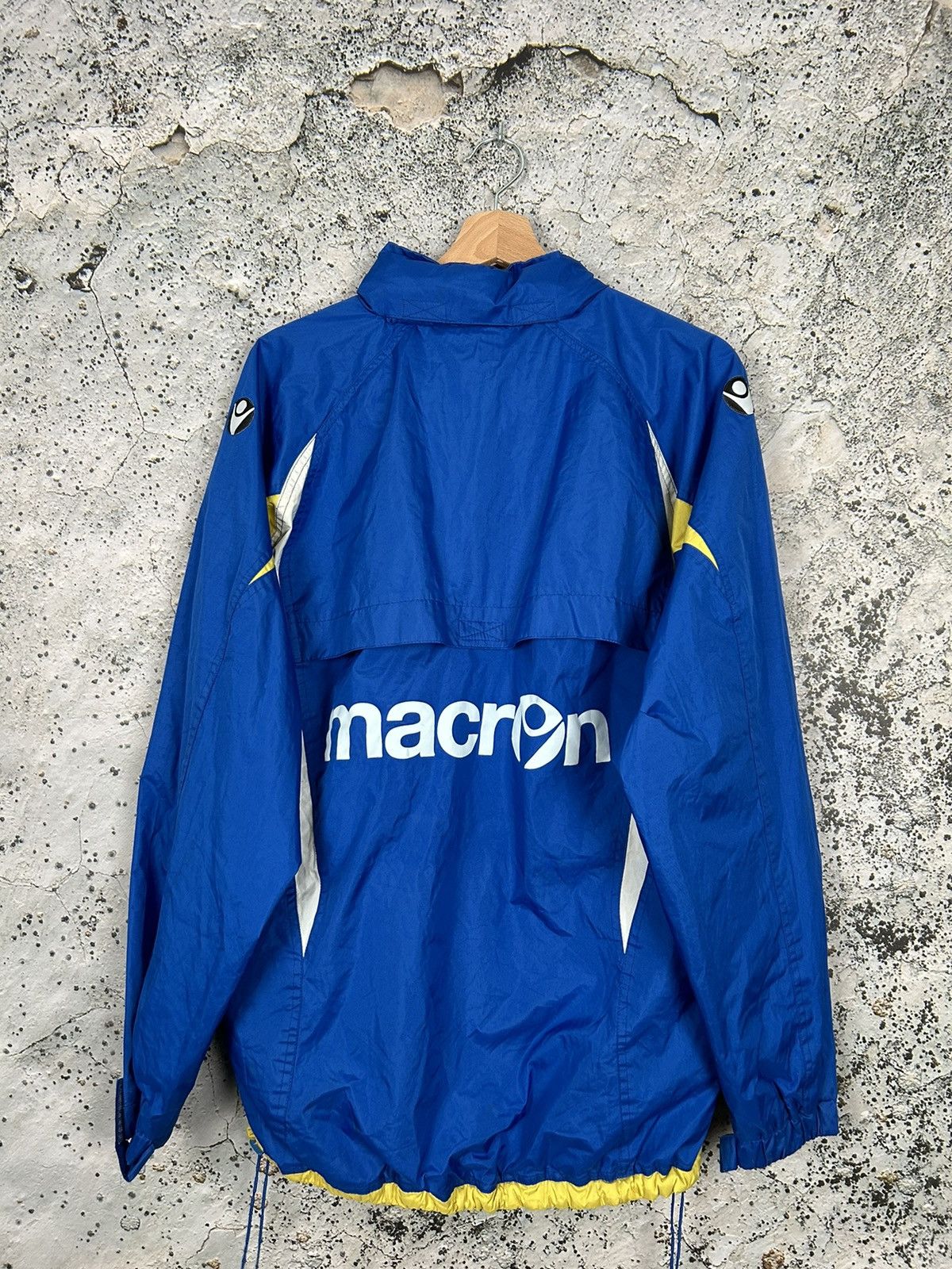 Macron Vintage Leeds United Soccer Light Nylon Jacket Football Size US L / EU 52-54 / 3 - 4 Thumbnail