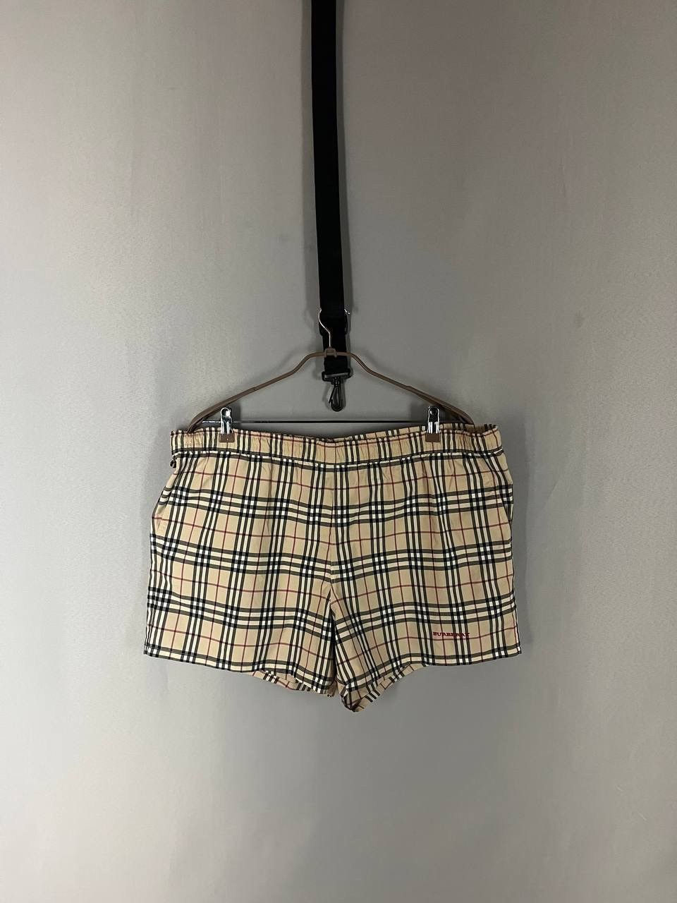 Burberry Burberry Shorts Nova Check Classic Size US 34 / EU 50 - 1 Thumbnail