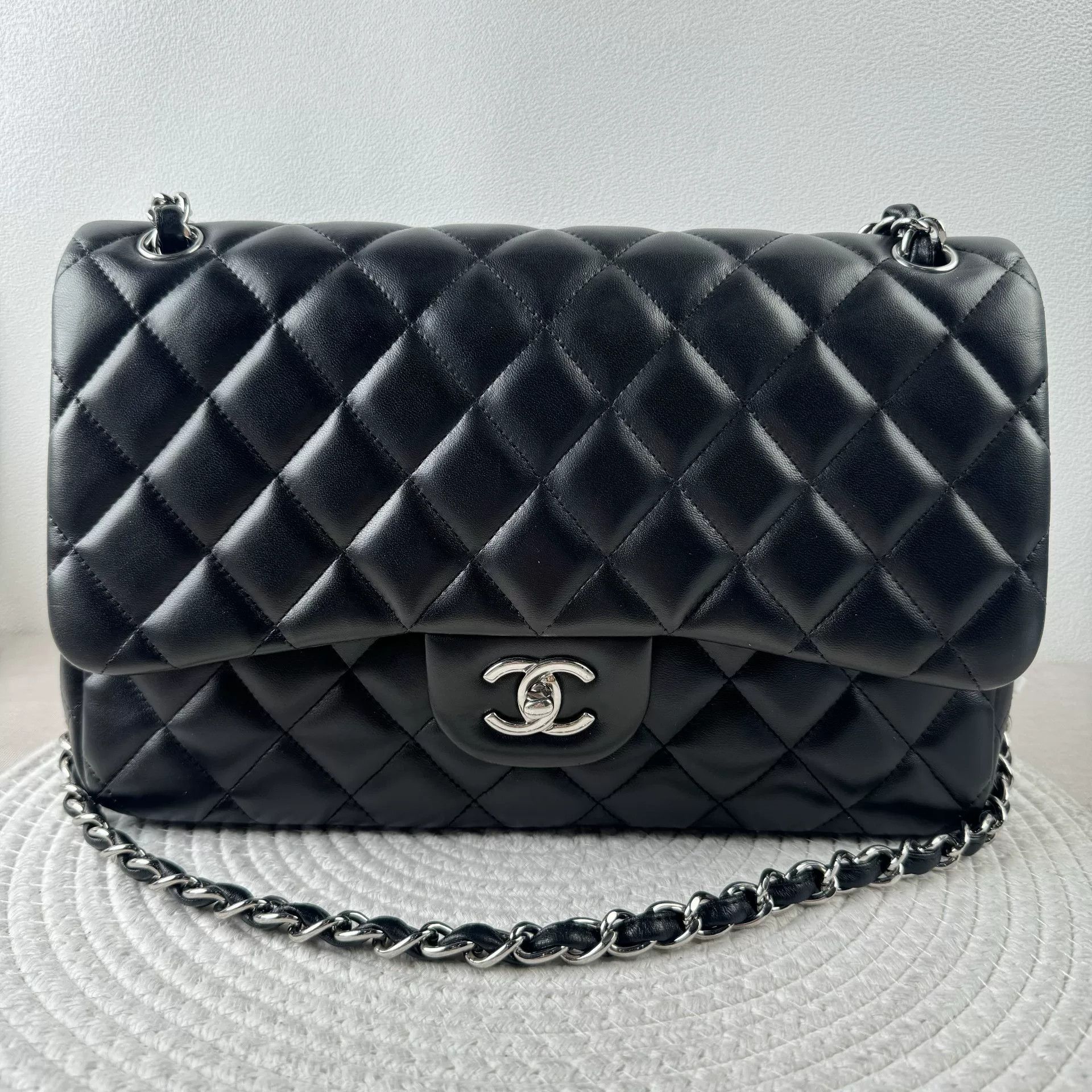 Chanel Pre-loved Bag Very good condition Size ONE SIZE - 1 Thumbnail
