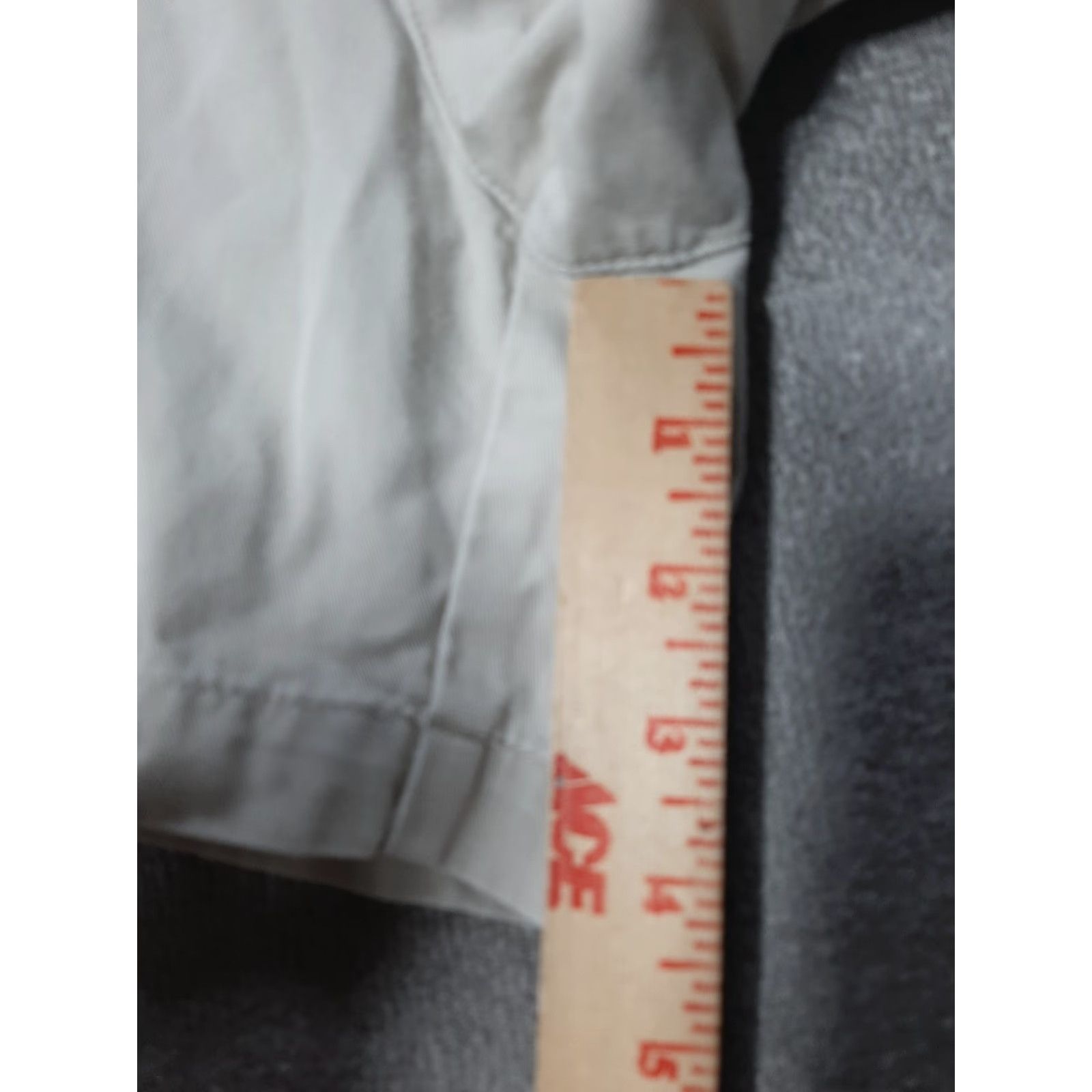 Calvin Klein Calvin Klein Shorts Mens 36 Beige Cotton Cargo Pocket Flat Front Regular Cargo Classic Logo Pockets Men Size US 36 / EU 52 - 2 Thumbnail