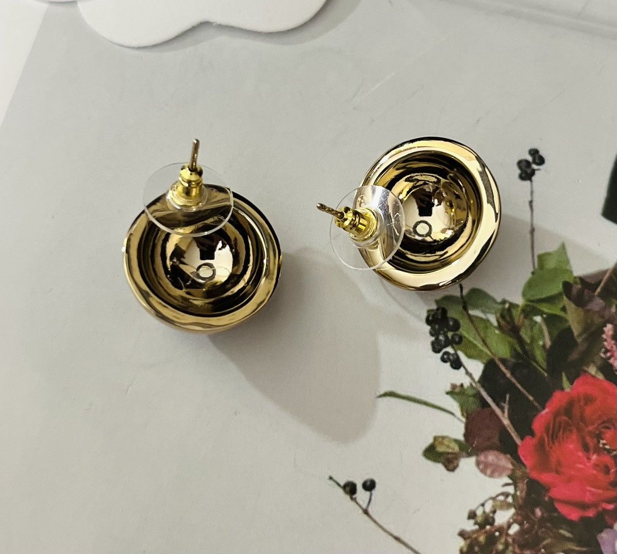 Chanel Chanel gold tone round earrings Size ONE SIZE - 7 Thumbnail