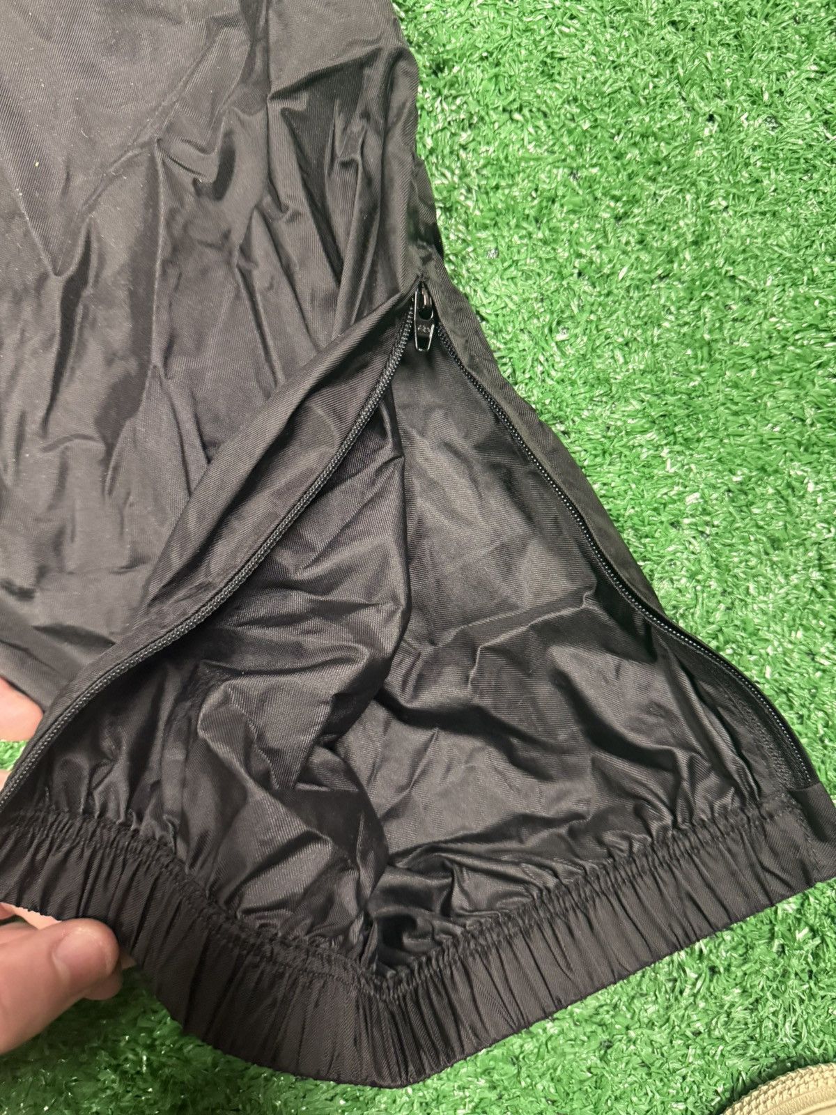 Balenciaga Balenciaga nylon joggers sz large Size US 34 / EU 50 - 6 Thumbnail