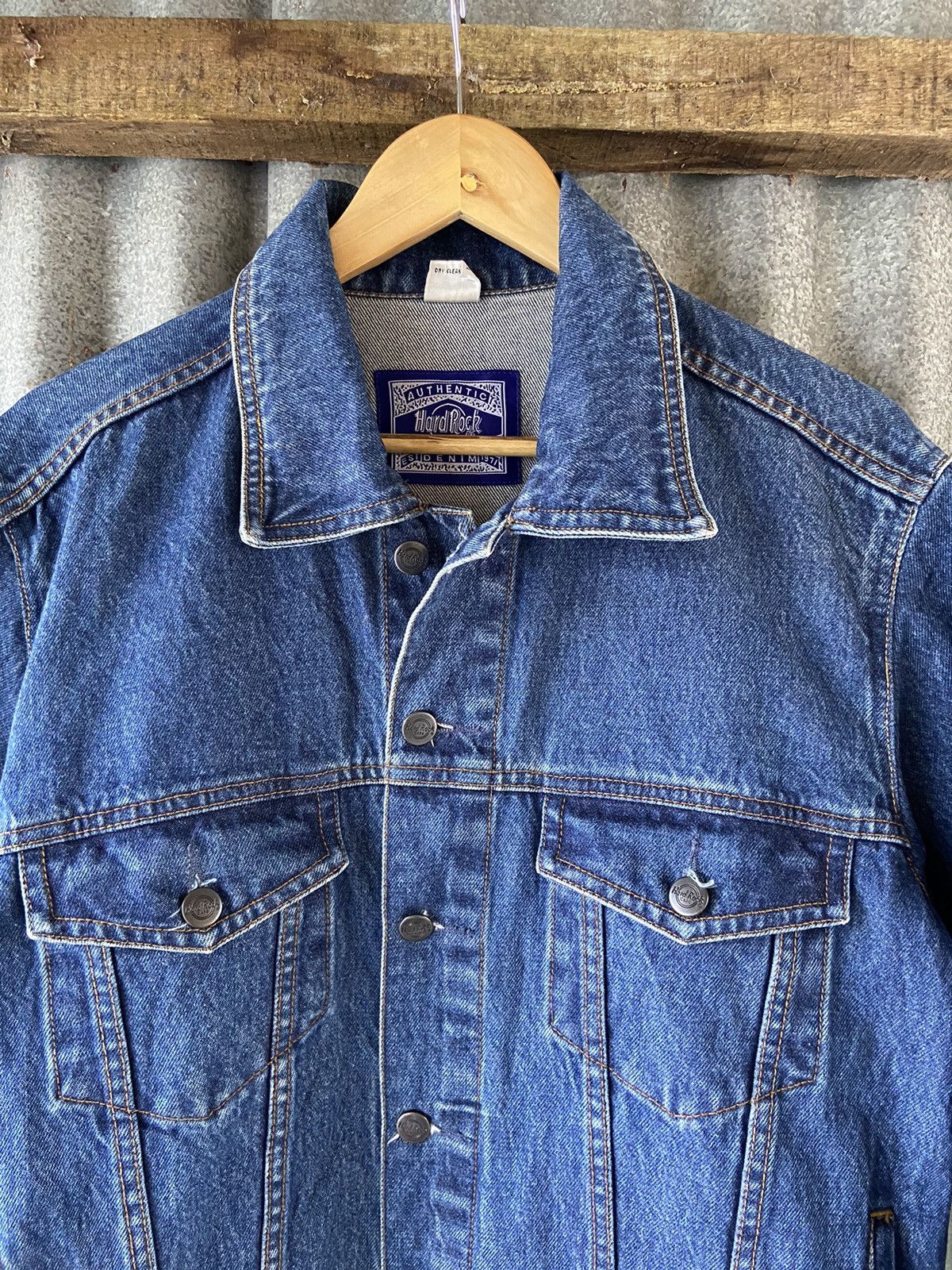 Hard Rock Cafe VINTAGE HARD ROCK TOKYO DENIM JEANS TRUCKER JACKET Size US XS / EU 42 / 0 - 6 Thumbnail