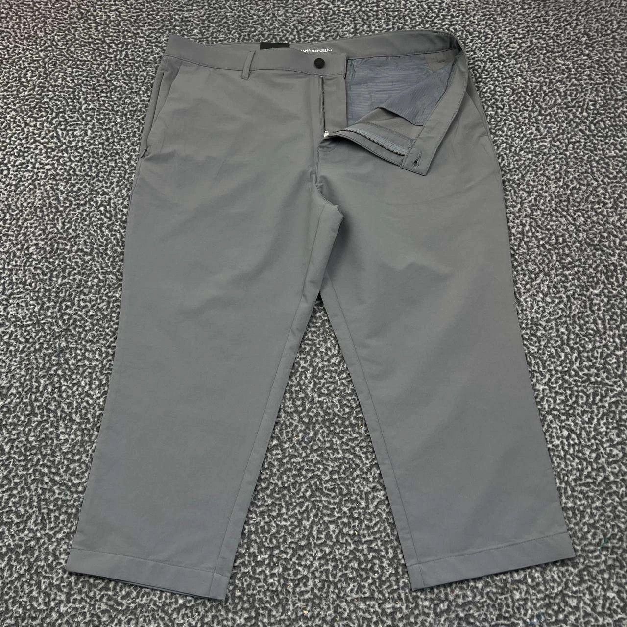 Banana Republic Banana Republic Pants Men 38x29 Chino Tapered Fit Pocket Size US 38 / EU 54 - 1 Thumbnail