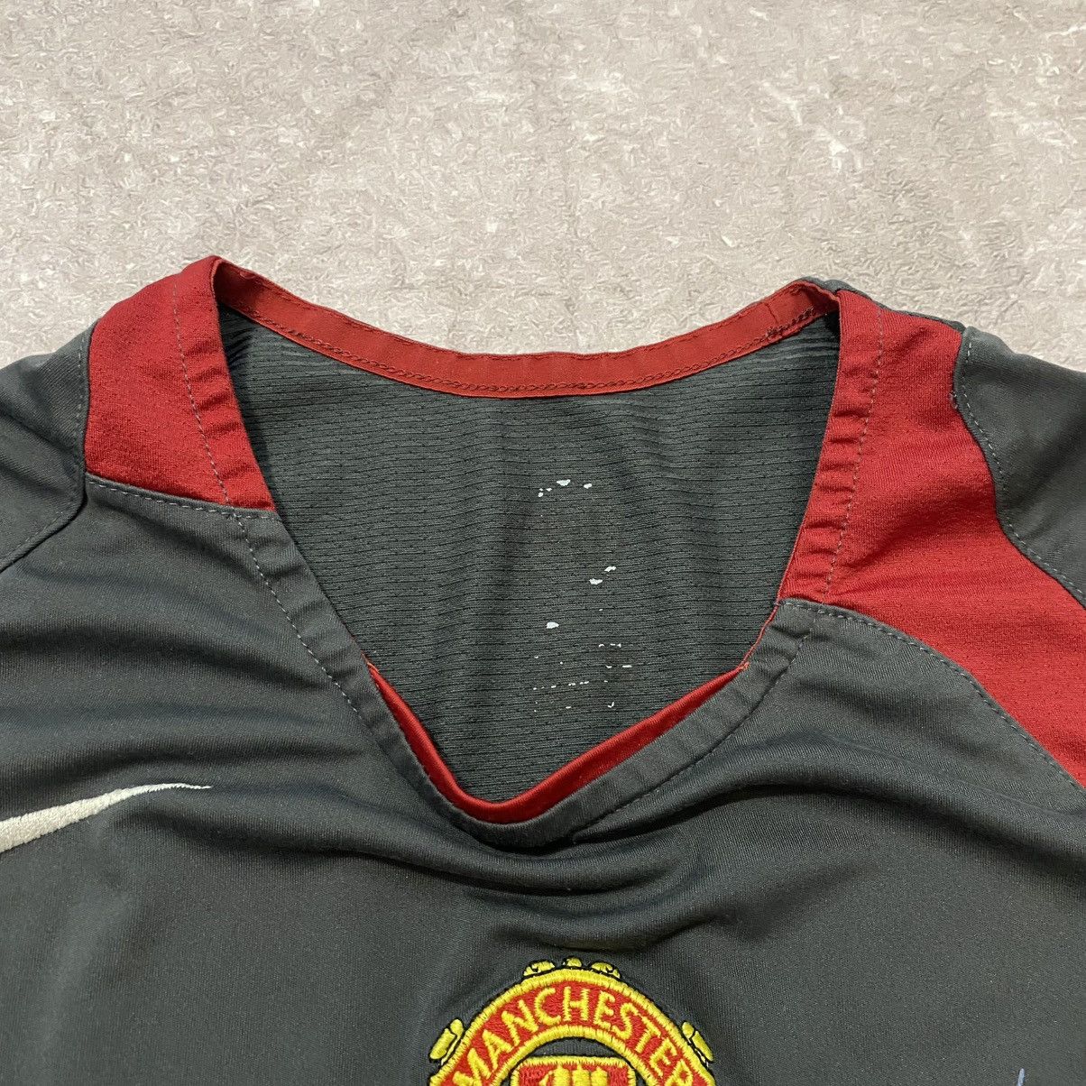 Nike VINTAGE NIKE MANCHESTER UNITED TEE SOCCER JERSEY CENTER LOGO Size US M / EU 48-50 / 2 - 8 Thumbnail