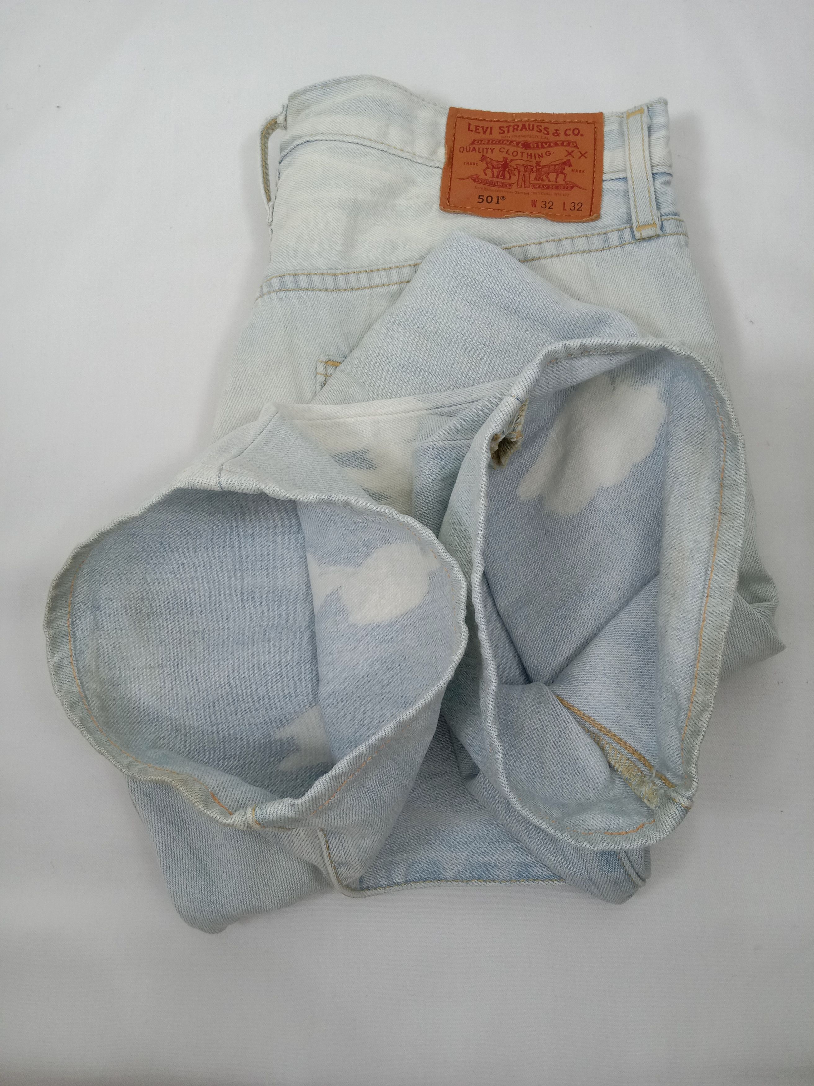 Levi's Vintage Levi’s 501 Jeans Light Wash Bleach Denim Size US 32 / EU 48 - 14 Thumbnail