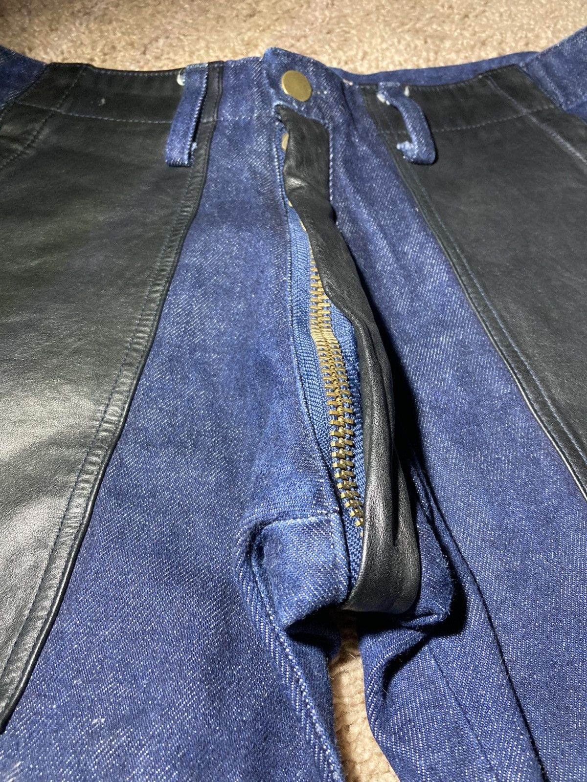20471120 × Beauty Beast × Japanese Brand AW98 Beauty Beast Dark Knight Leather Denim Patchwork Shorts Size US 32 / EU 48 - 5 Thumbnail