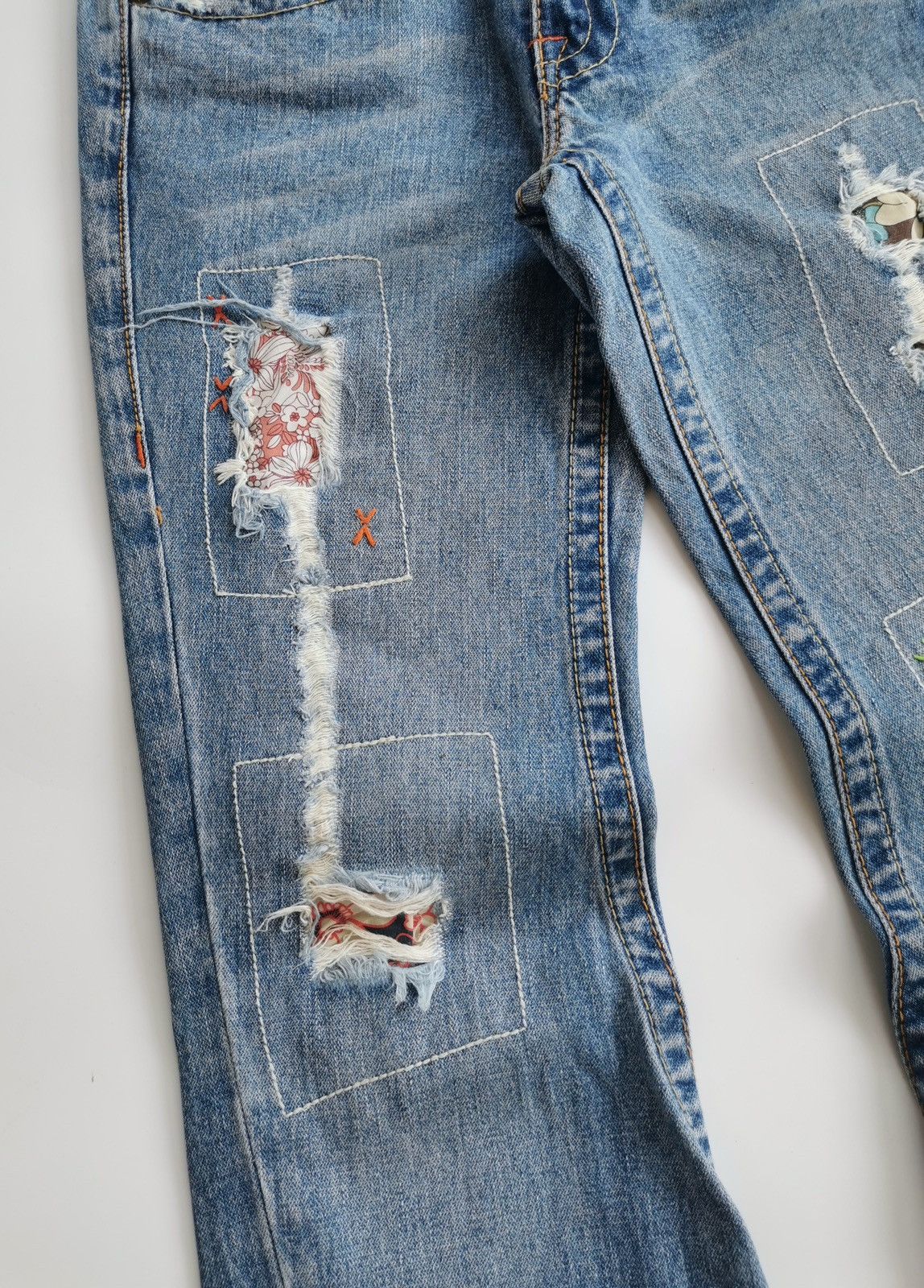 True Religion Woodstock Bootcut True Religion Patchwork Distressed Jeans Size 27" / US 4 / IT 40 - 4 Thumbnail