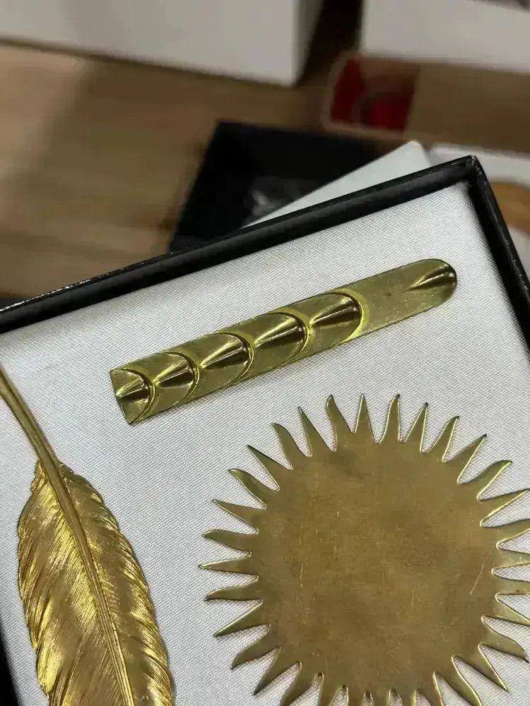 Yohji Yamamoto Yohji Yamamoto Yohji Yamamoto vintage medallion pin set-25 Size ONE SIZE - 3 Thumbnail