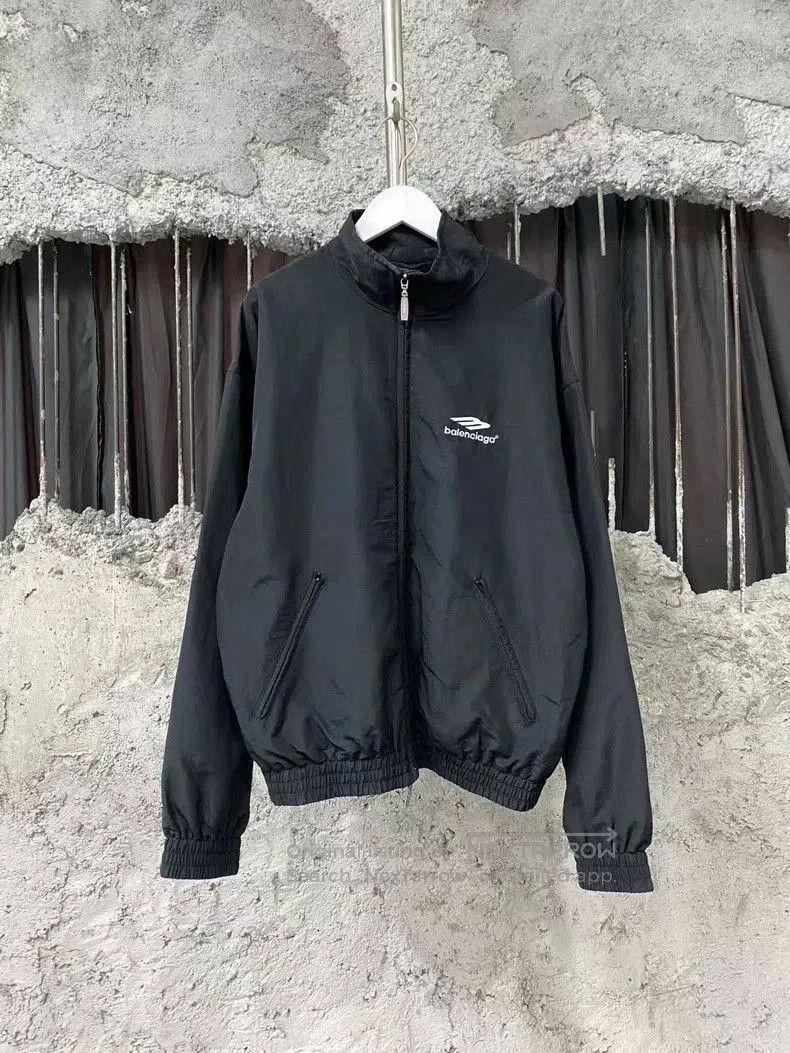 Balenciaga Balenciaga Black Embroidered Zip Jacket. Size US S / EU 44-46 / 1 - 1 Thumbnail
