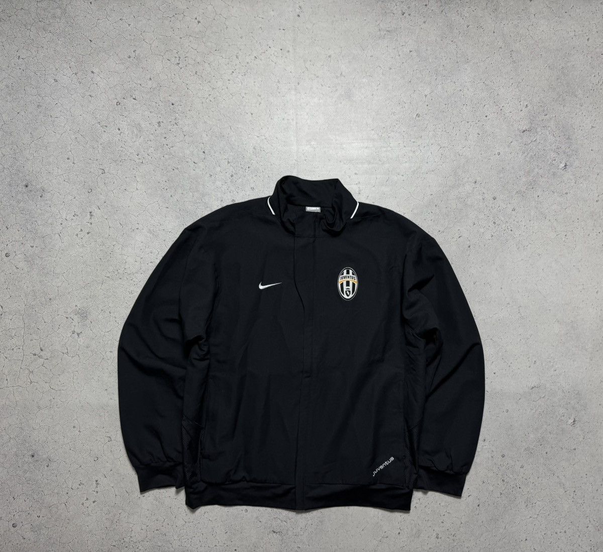Nike Nike FC Juventus Football Track Suit Vintage Nylon Soccer Size US L / EU 52-54 / 3 - 2 Thumbnail