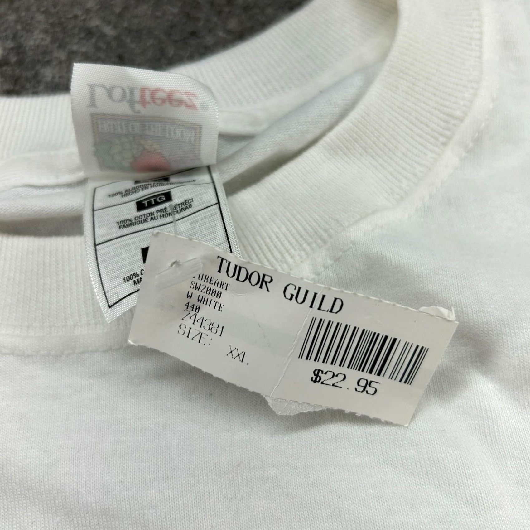 Fruit Of The Loom VINTAGE Nike Dri-FIT Shirt Mens 2XL White Henry V Play 90s Oregon Festival Love Retro Cotton Polyester Short Sleeve Crew Neck Pockets Logo Size US XXL / EU 58 / 5 - 3 Thumbnail