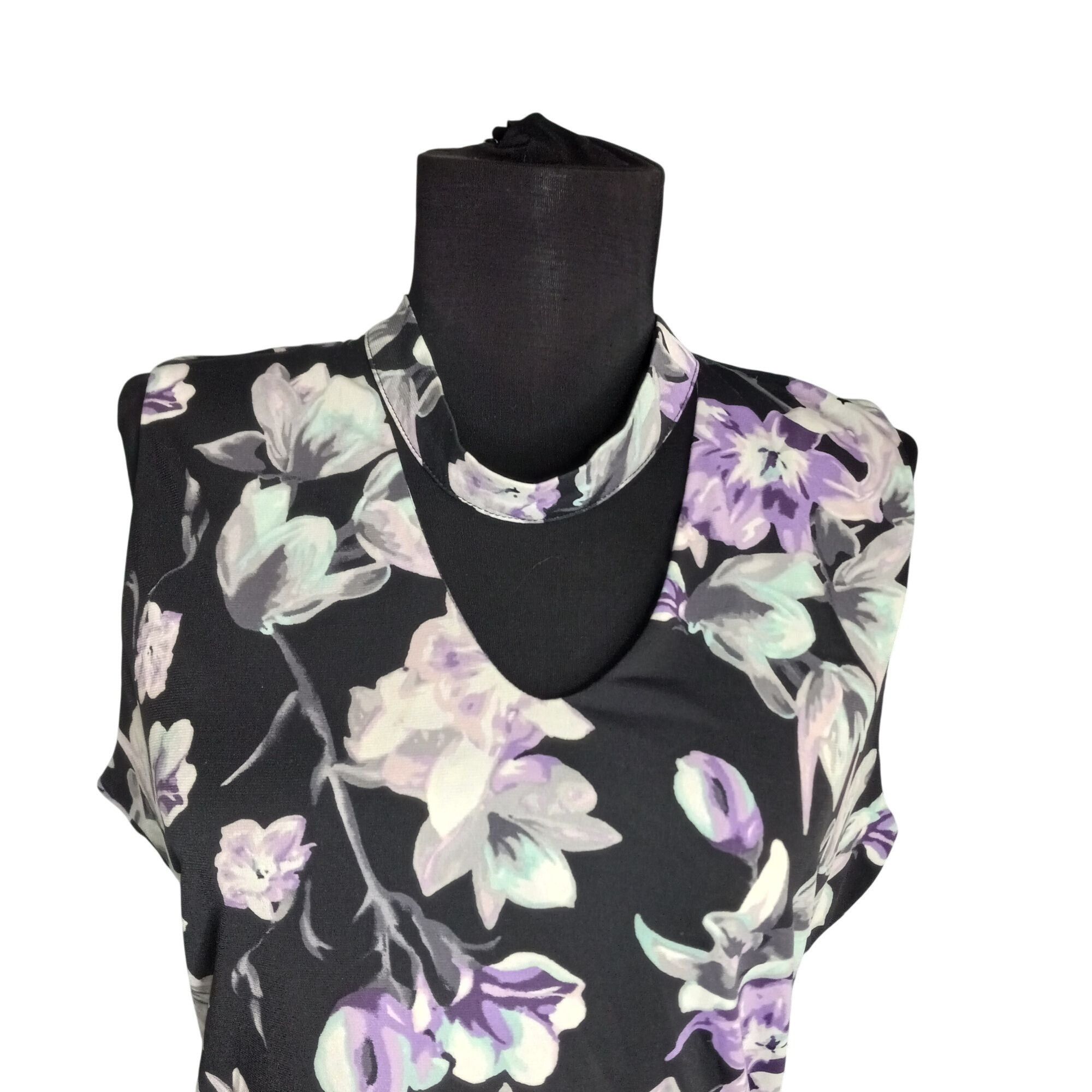 White House Black Market White House Black Market Size M Top Floral Print Sleeveless Size M / US 6-8 / IT 42-44 - 5 Thumbnail