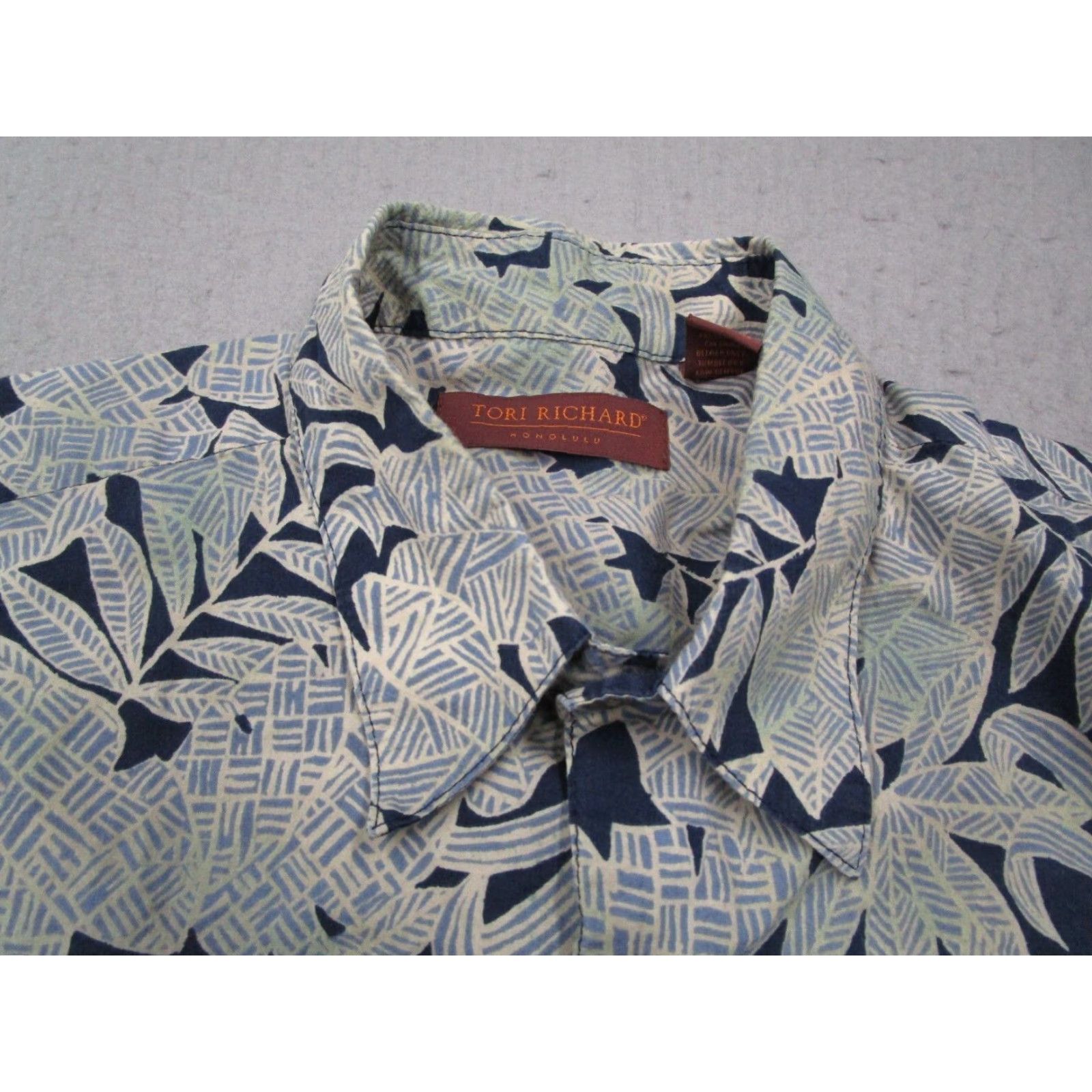 Tori Richard Tori Richard Shirt Mens Large Blue Floral Short Sleeve Button-Up Hawaiian Cotton Lawn USA Size US L / EU 52-54 / 3 - 3 Thumbnail