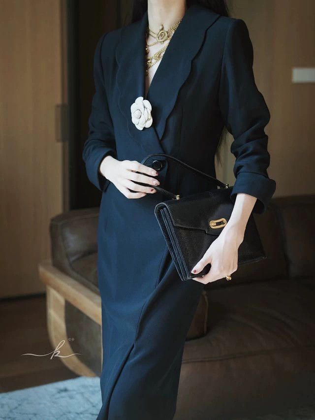 Givenchy Givenchy Vintage Lace-Trimmed Lapel Blazer Dress Women's Size L / US 10 / IT 46 - 2 Thumbnail