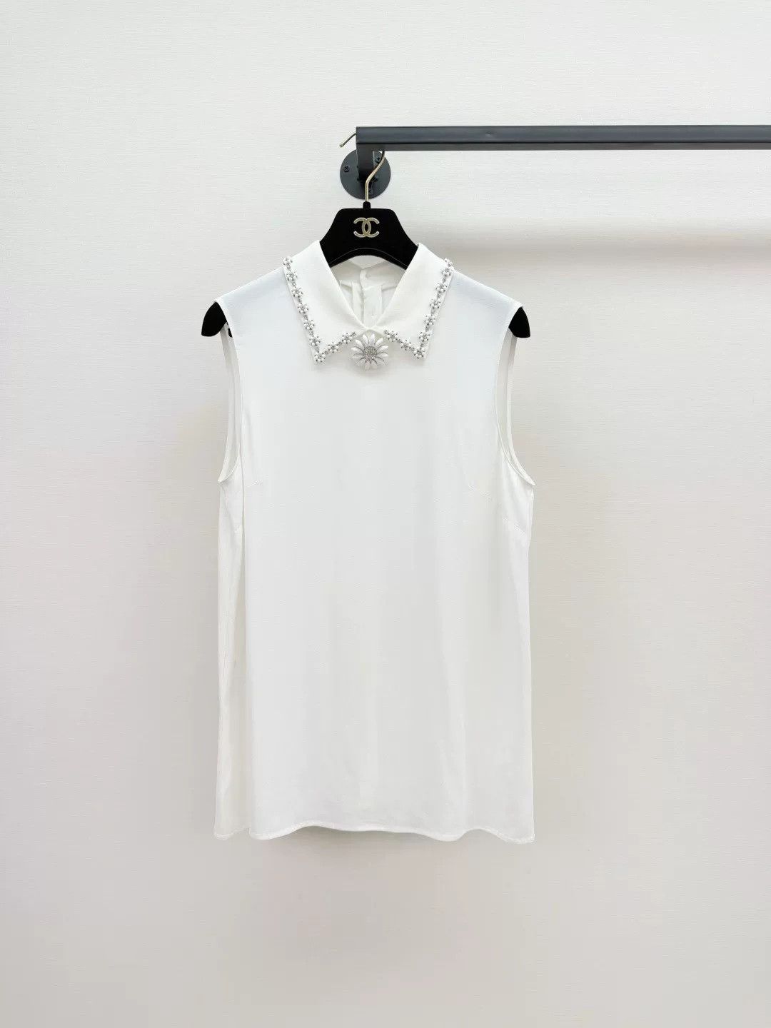 Miu Miu Miumiu Silk Floral Crystal Sleeveless Shirt Size M / US 6-8 / IT 42-44 - 1 Thumbnail