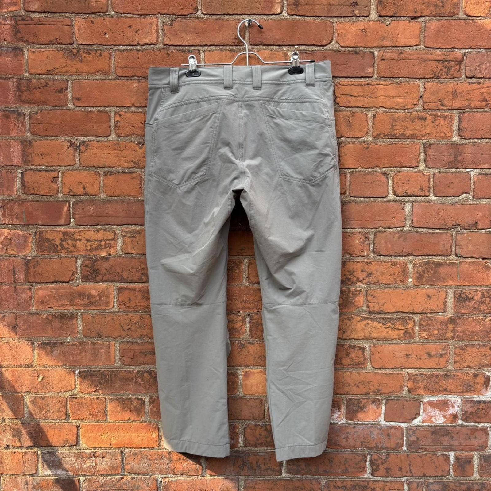 Arc'teryx Arc’teryx hiking pants from 2013 34x32 Size ONE SIZE - 6 Thumbnail