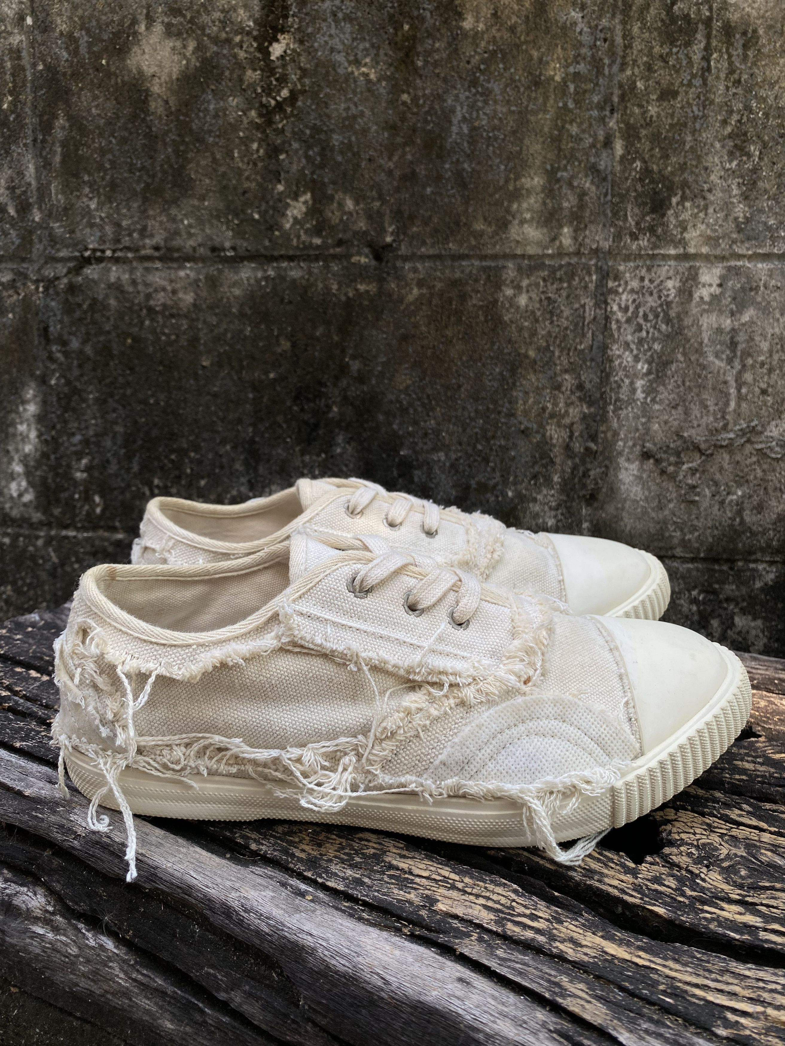 Maison Margiela Maison Margiela Inside-Out Canvas Distressed Sneakers EU41 Size US 8 / EU 41 - 2 Thumbnail