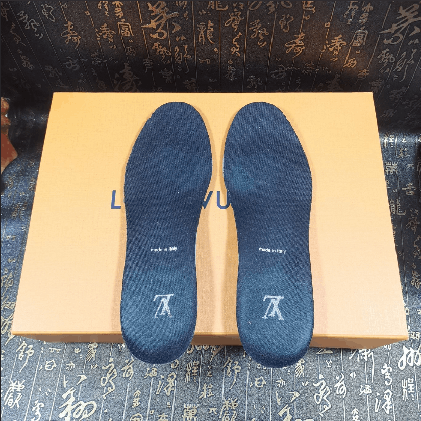 Louis Vuitton Louis Vuitton low-top fashion skate shoes Size US 7 / EU 40 - 15 Thumbnail