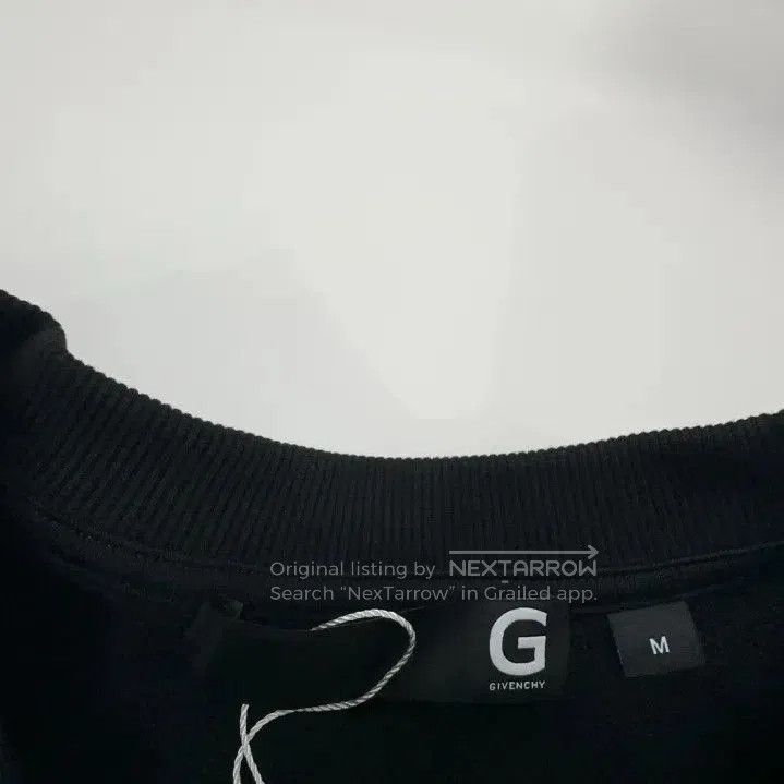 Givenchy Givenchy Men's Solid Crewneck Letter Print Sweatshirt. Size US M / EU 48-50 / 2 - 3 Thumbnail