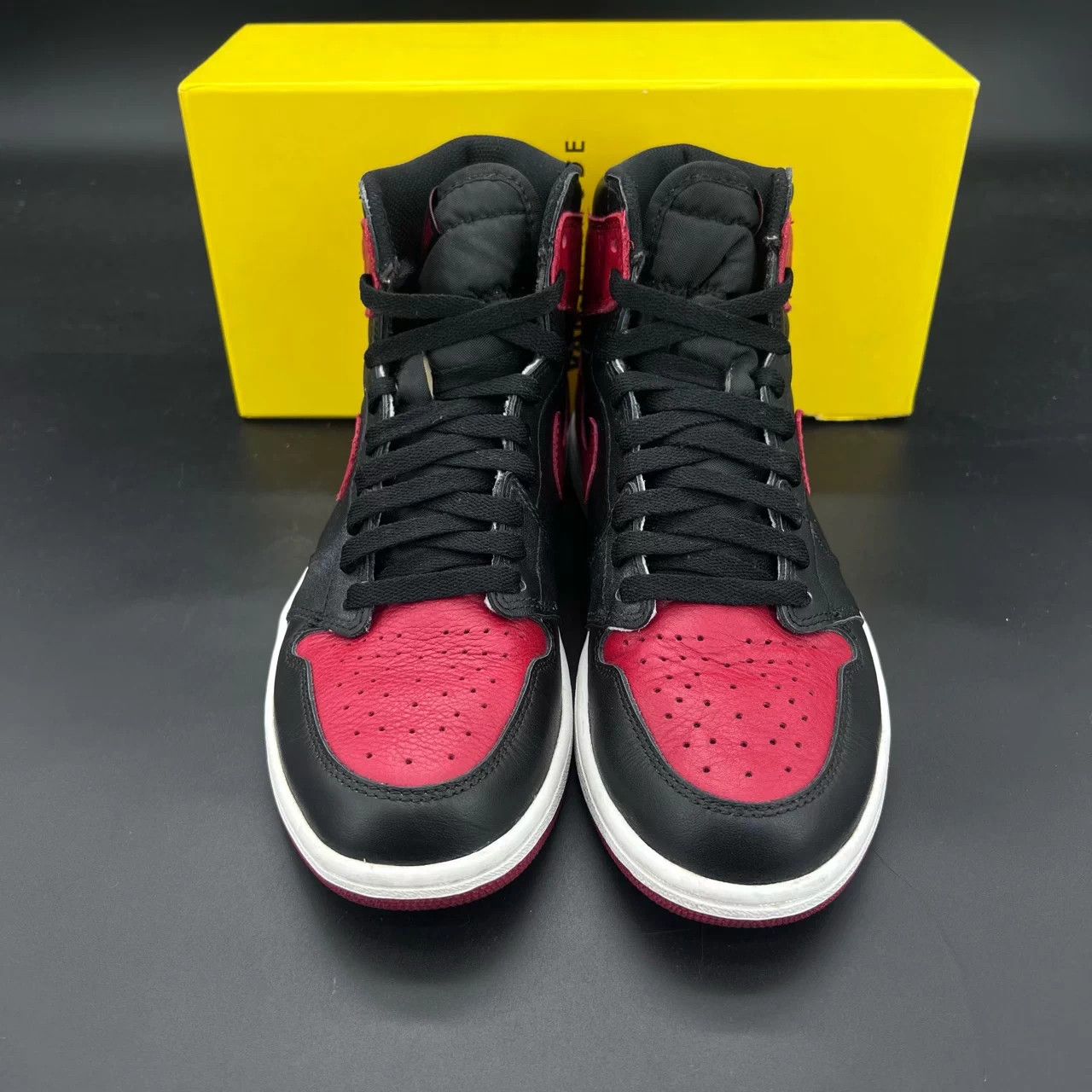Nike Air Jordan 1 Banned 16 Retro Size 41 Mint Condition Size US 8 / EU 41 - 4 Thumbnail