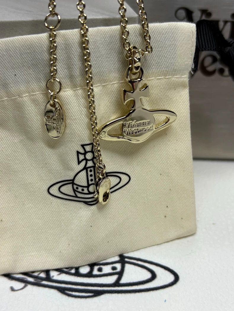 Vivienne Westwood Vivienne Westwood Riveted Flat Saturn Necklace for Women-G Size ONE SIZE - 4 Thumbnail