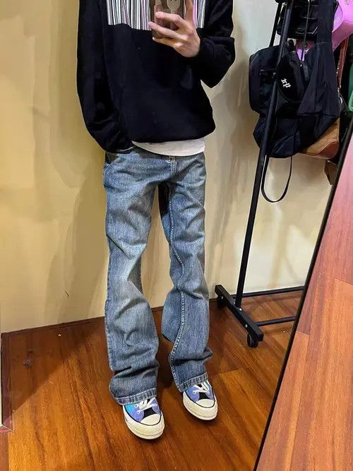 image of Vintage Loose Washed Distressed Straight Jeans in Blue, Men's (Size 32)