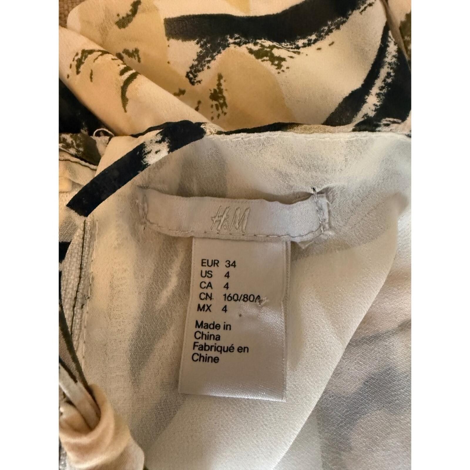 H&M H&M Floral Maxi Dress Green Cream Palm Print V-Neck 4 Size S / US 4 / IT 40 - 6 Thumbnail