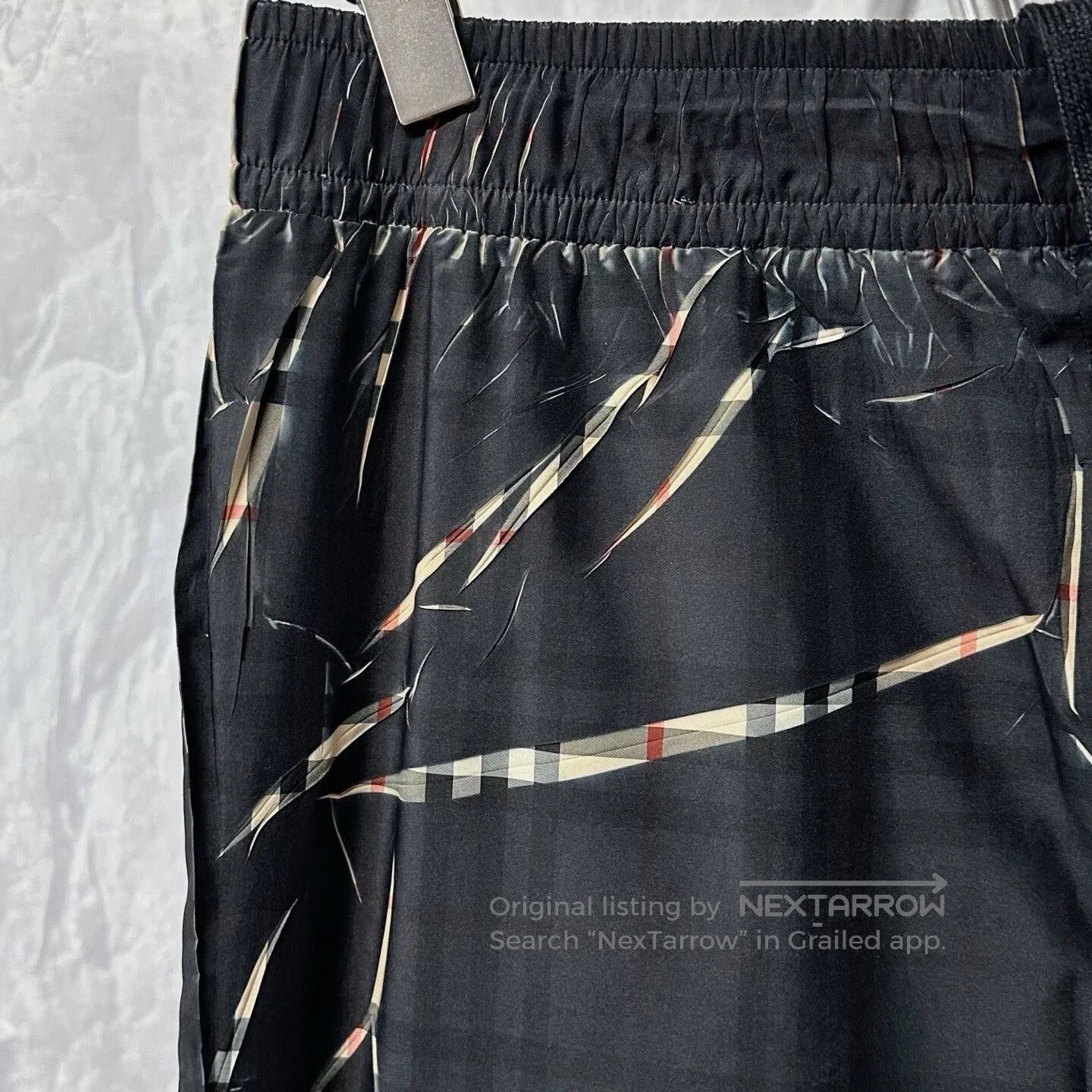 Burberry Burberry Black Checkered Casual Pants L Size. Size US 34 / EU 50 - 3 Thumbnail