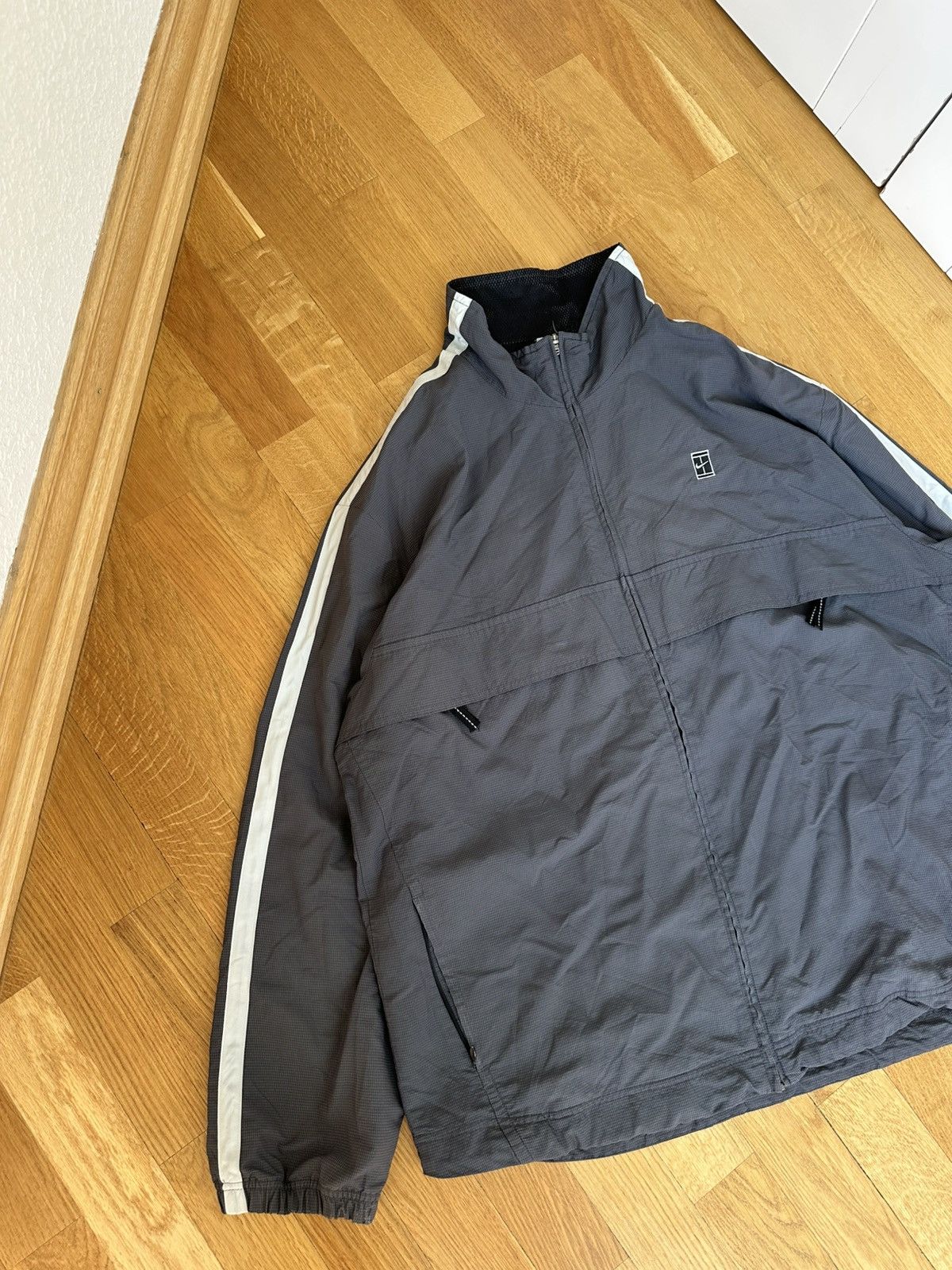 Nike Vintage Nike Court Zip Jacket Y2K Gray Logo Fit Size US XL / EU 56 / 4 - 3 Thumbnail