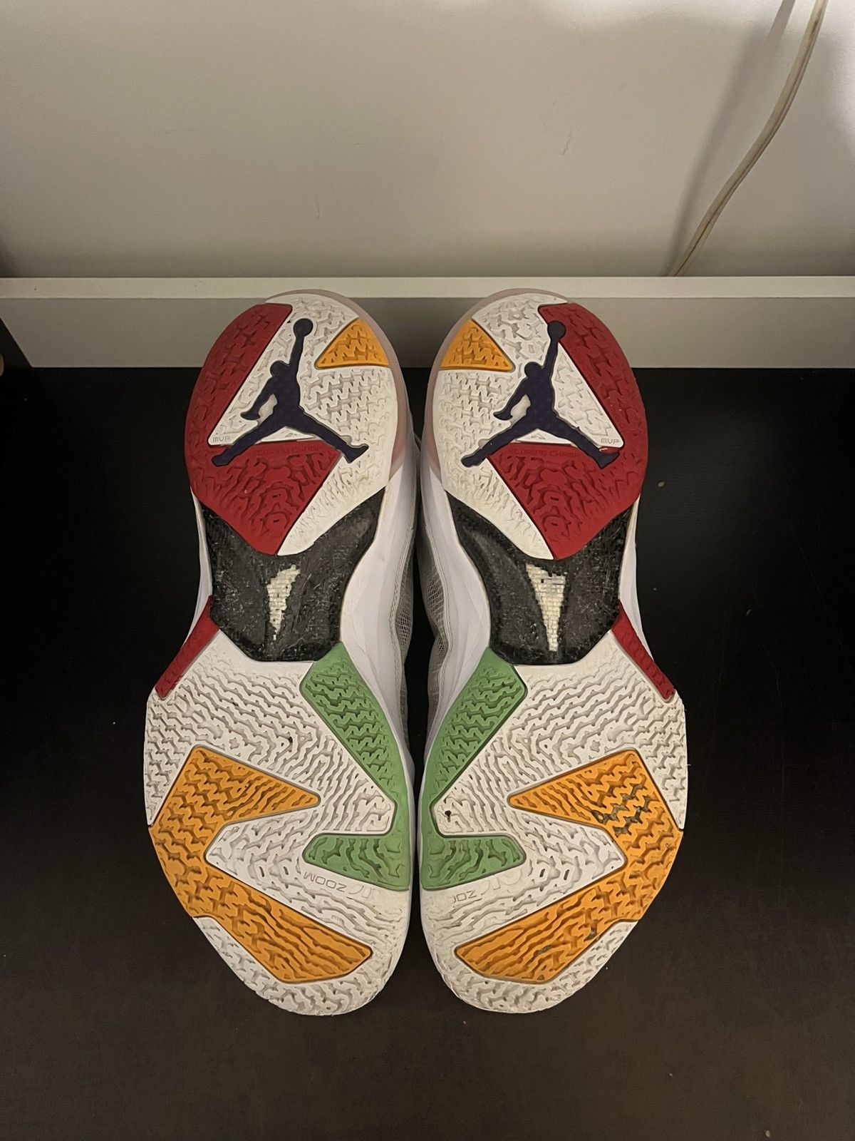 Jordan Brand Nike Air Jordan 37 Hare Men’s 11 DD6959-160 Size US 11 / EU 44 - 7 Thumbnail