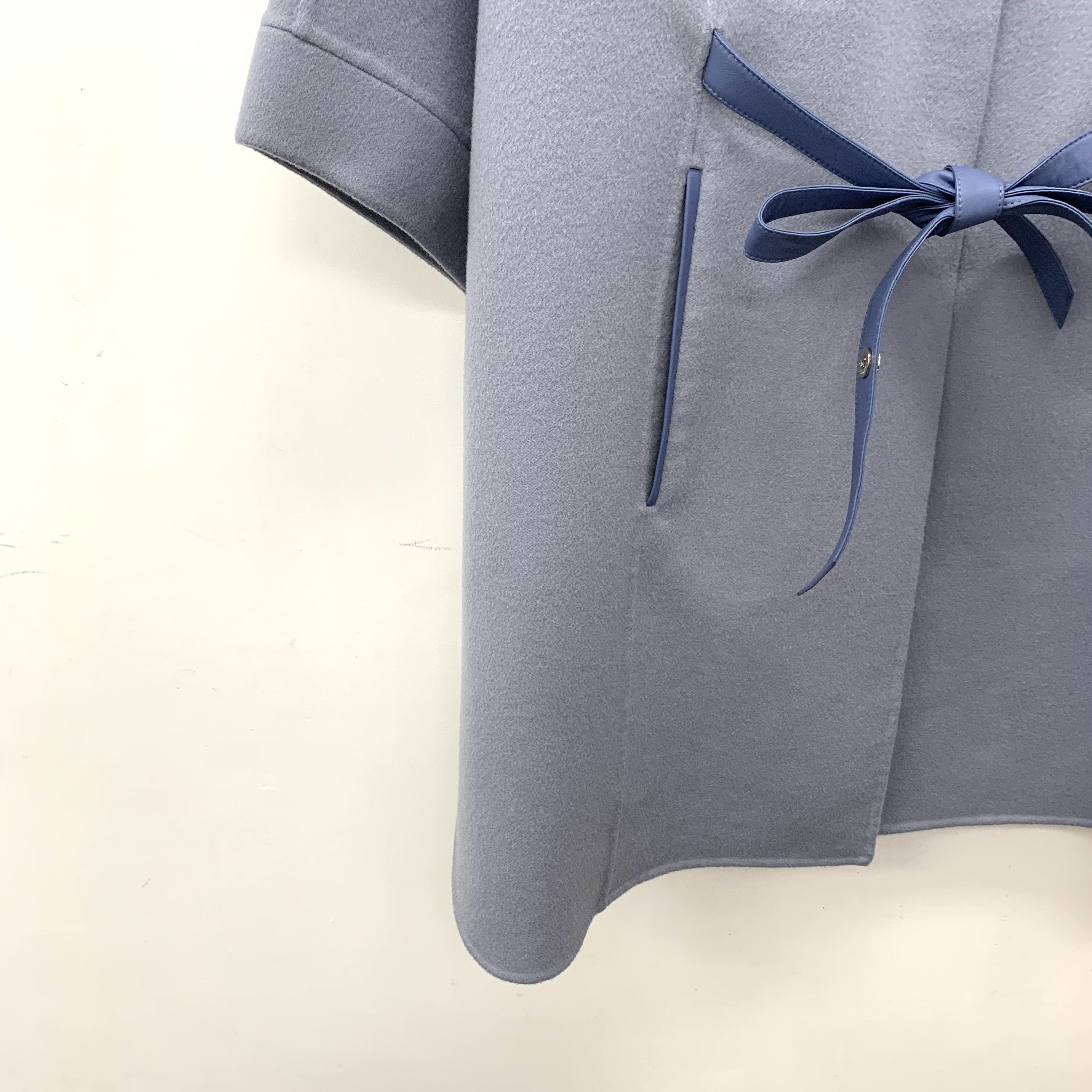 Loro Piana Loro Piana Cashmere Cape Blue (One Size) Size ONE SIZE - 4 Thumbnail