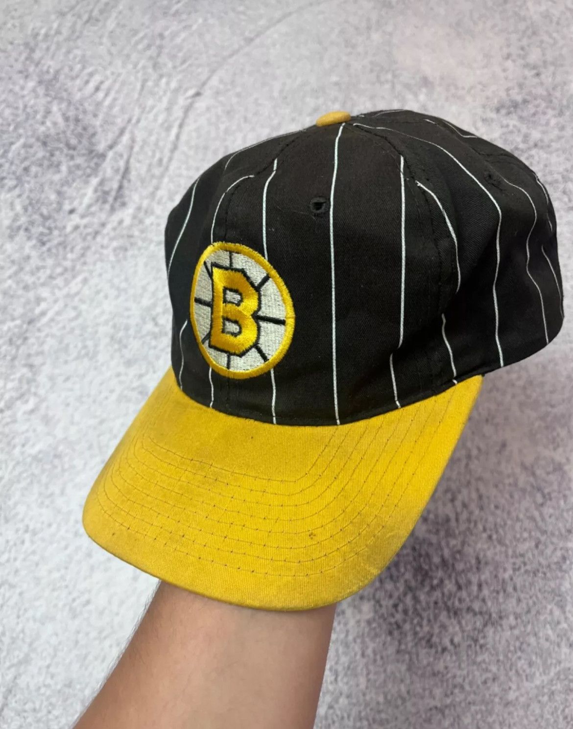NFL × Vintage VTG NHL BOSTON BRUINS STARTER SNAPBACK HAT 90s TEEN JAPAN Size ONE SIZE - 2 Thumbnail