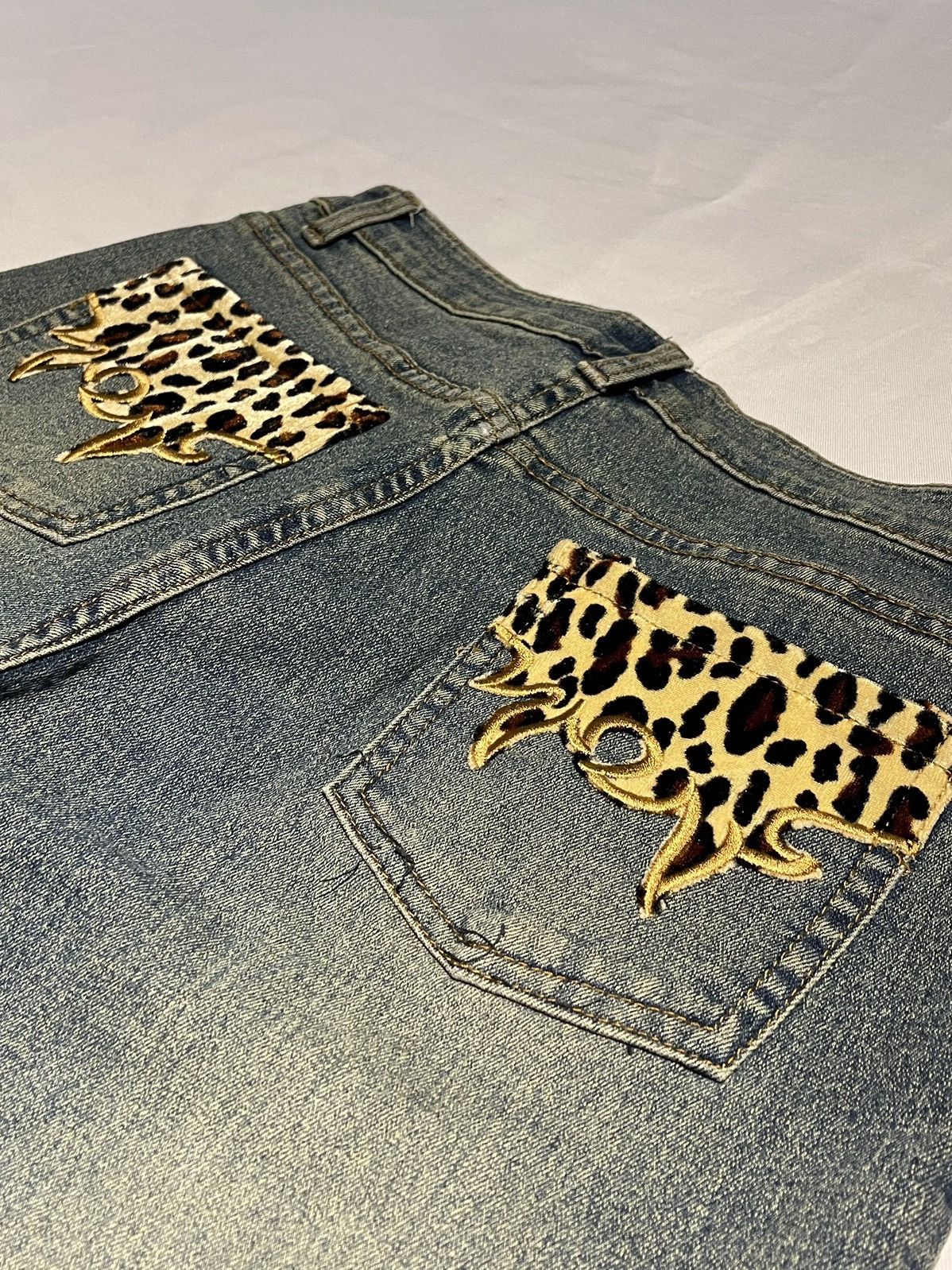 Japanese Brand × Vintage Vintage Denim Leopard Flame Embroidered Distressed Jeans Size 28" / US 6 / IT 42 - 9 Thumbnail
