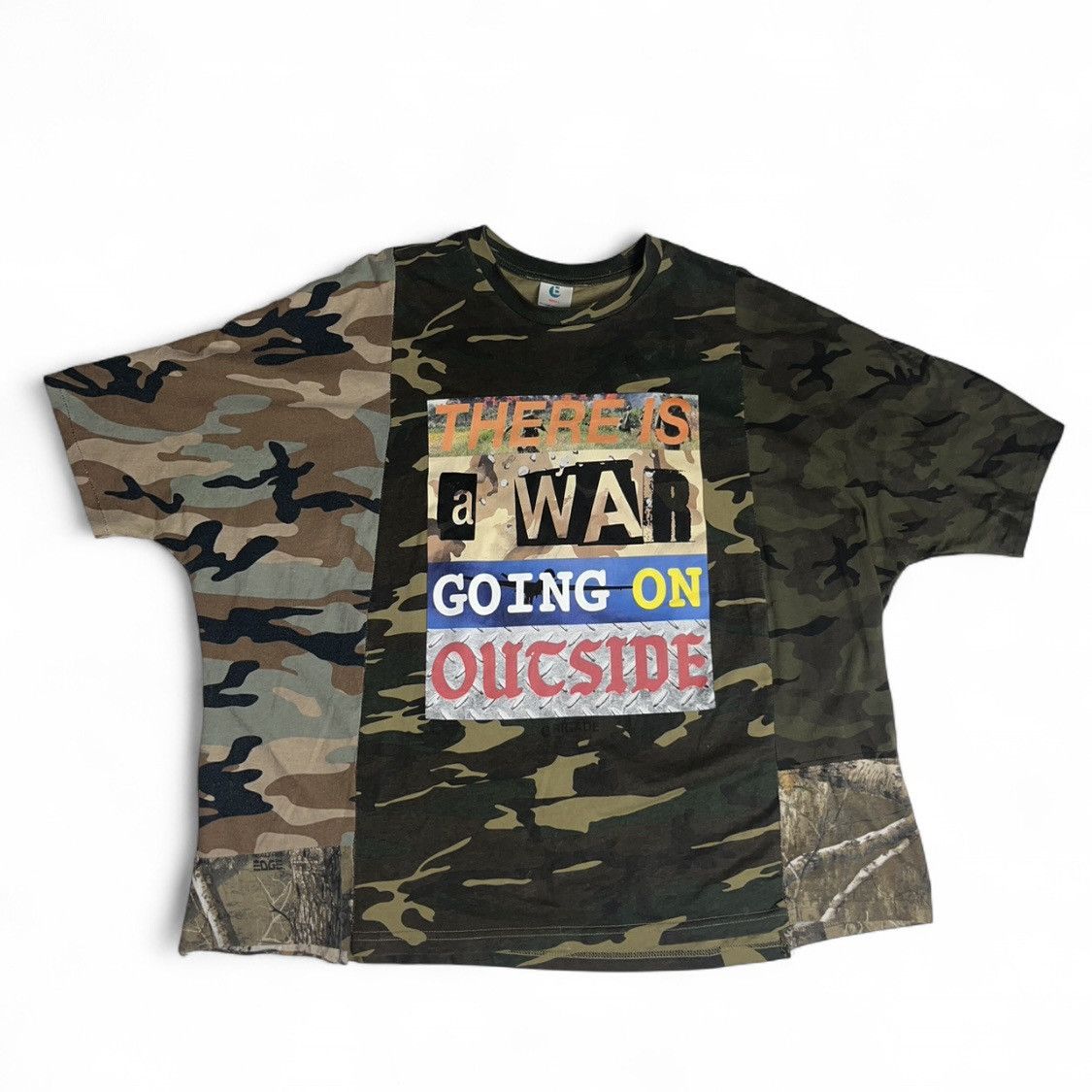 Brigade THERES A WAR GOING ON OUTSIDE shirt Size US M / EU 48-50 / 2 - 1 Thumbnail