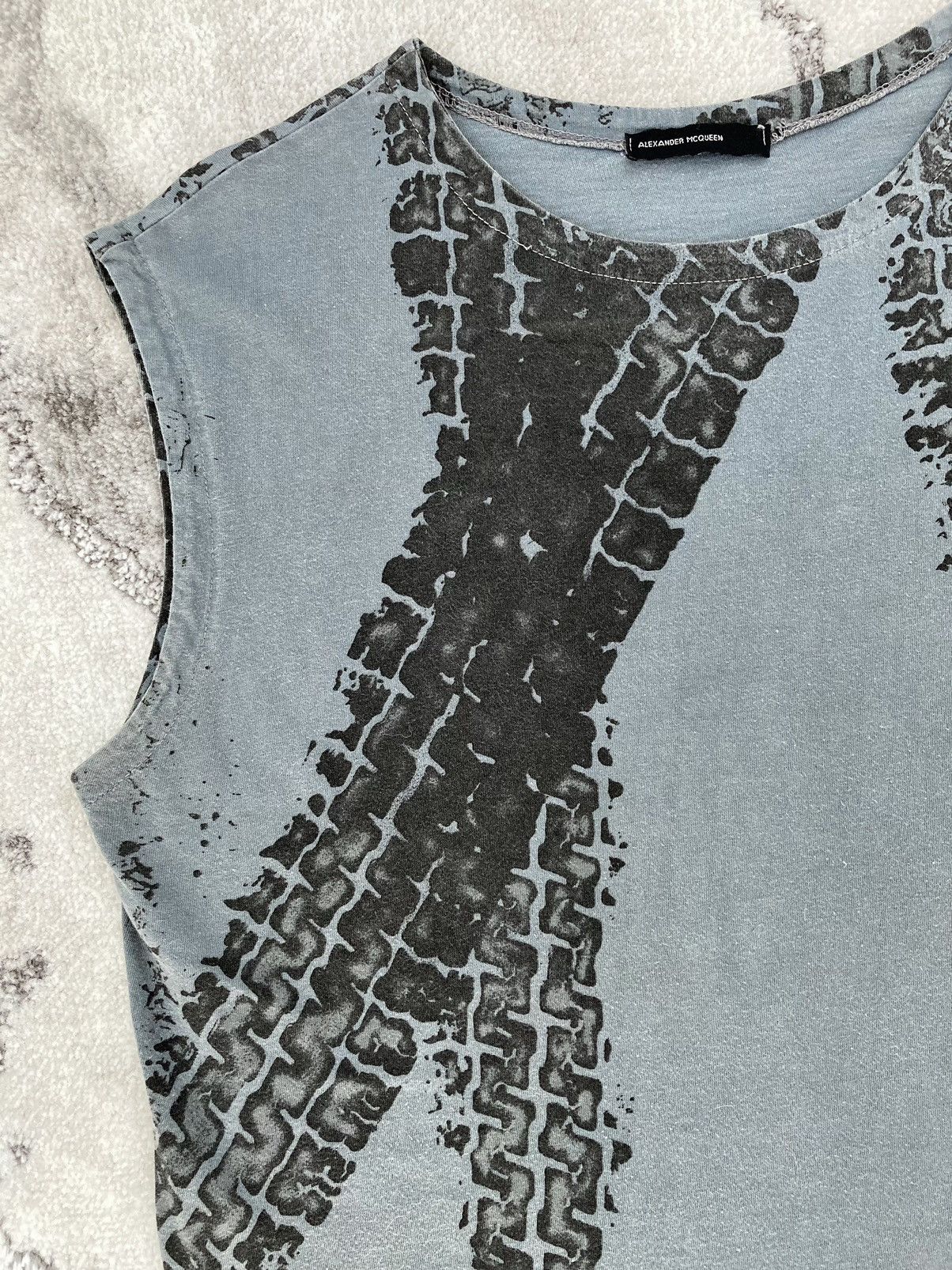 Alexander McQueen S/S 1997 Tire Track Tank Top Size US L / EU 52-54 / 3 - 3 Thumbnail