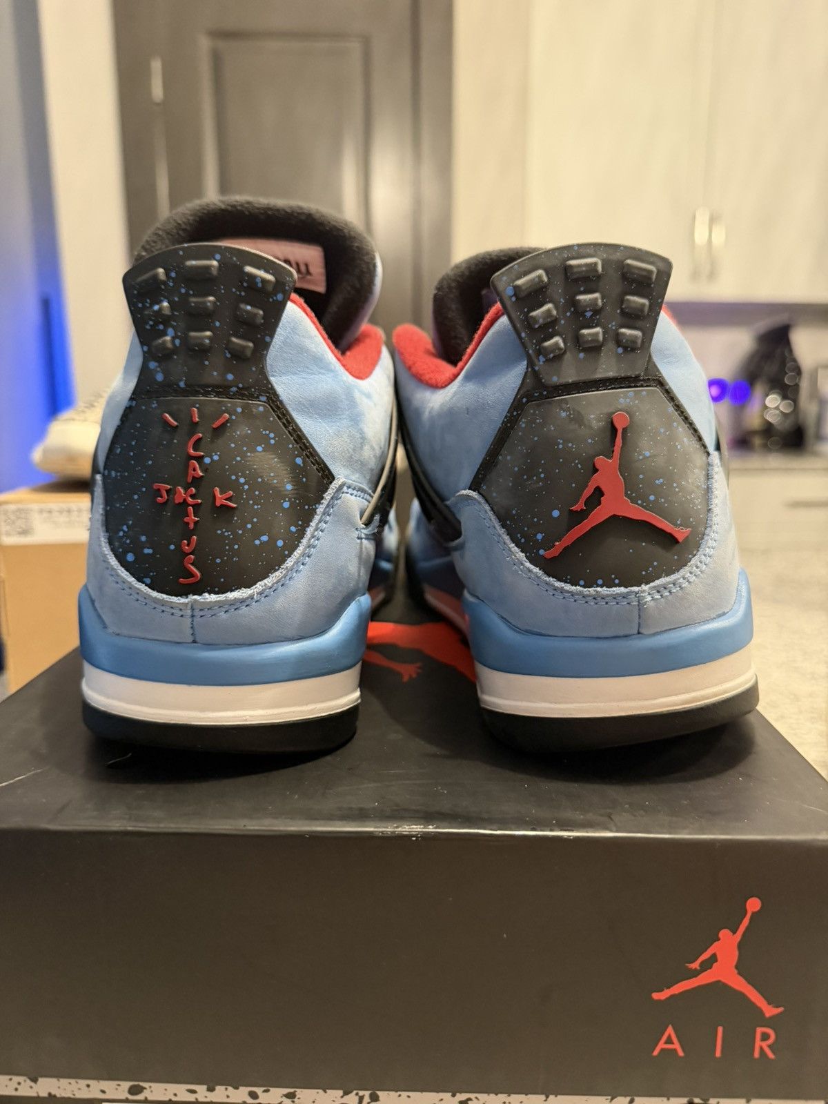 Jordan Brand × Travis Scott Jordan 4 Travis Scott Cactus Jack Size 10.5 Size US 10.5 / EU 43-44 - 4 Thumbnail